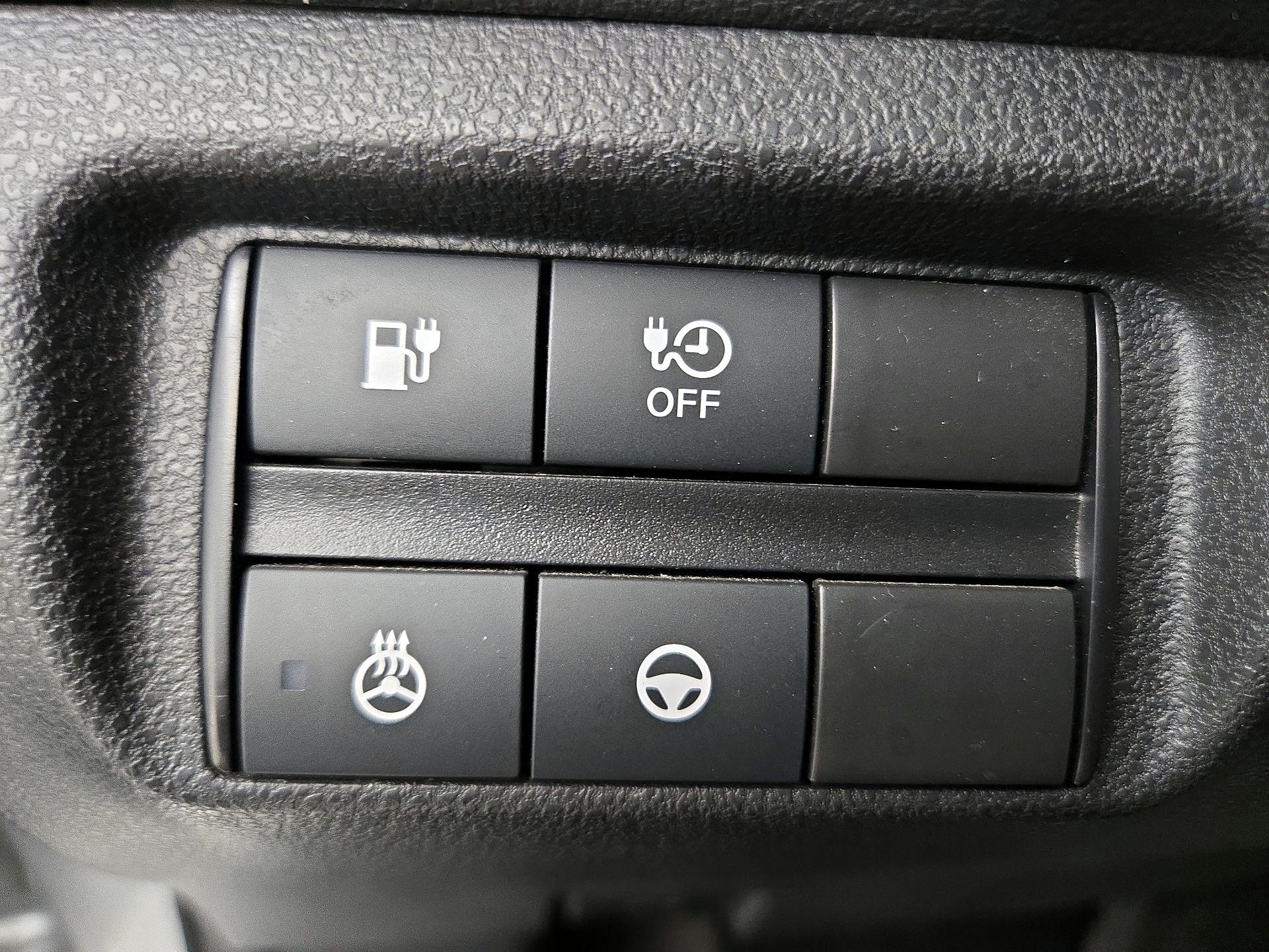 Thumbnail: 2023 Nissan Leaf - 13