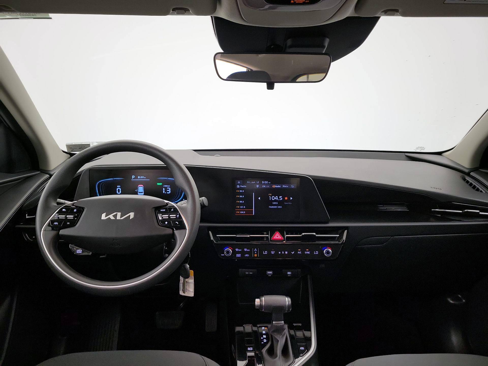 Thumbnail: 2025 Kia Niro - 9