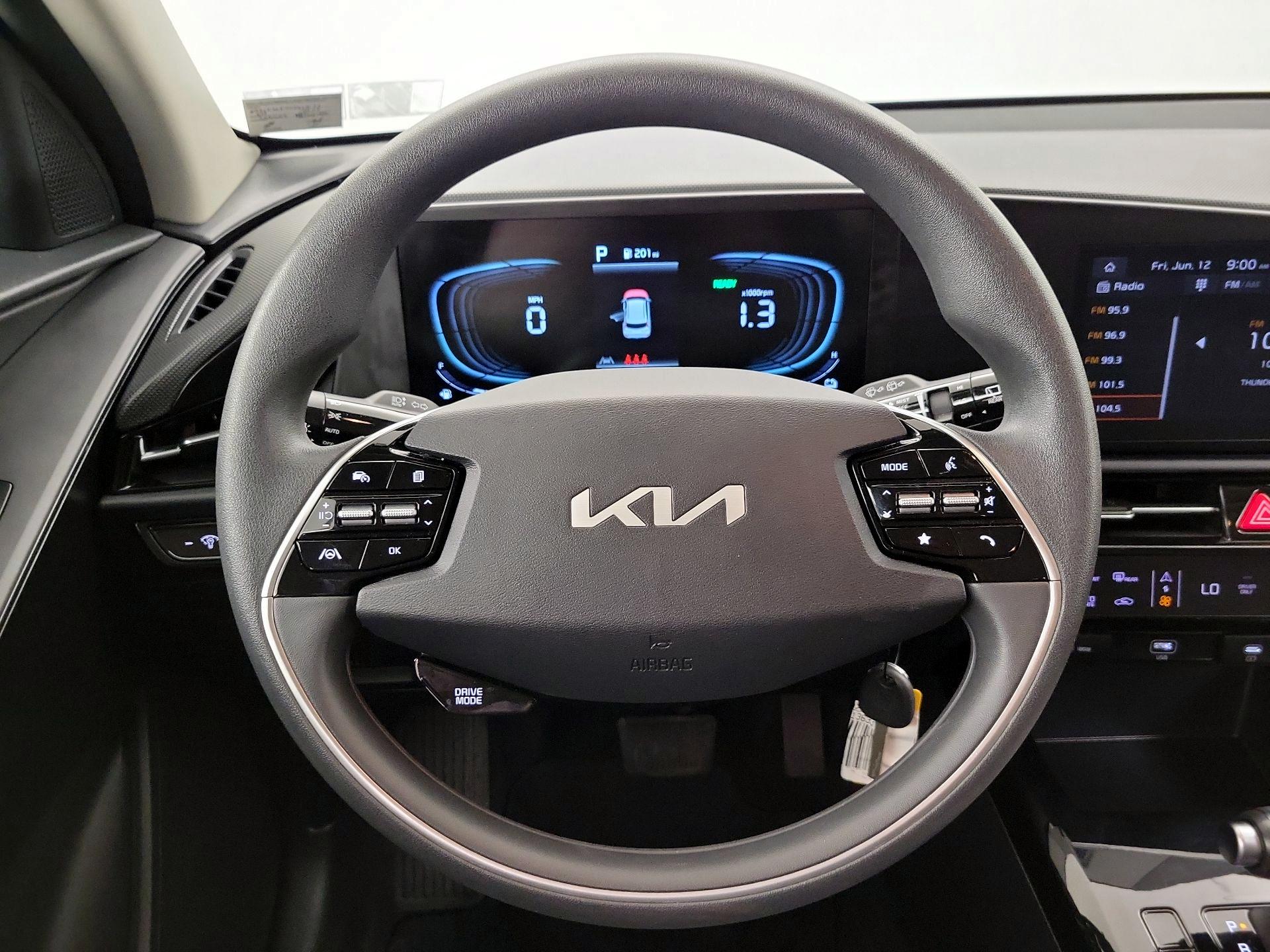 Thumbnail: 2025 Kia Niro - 10