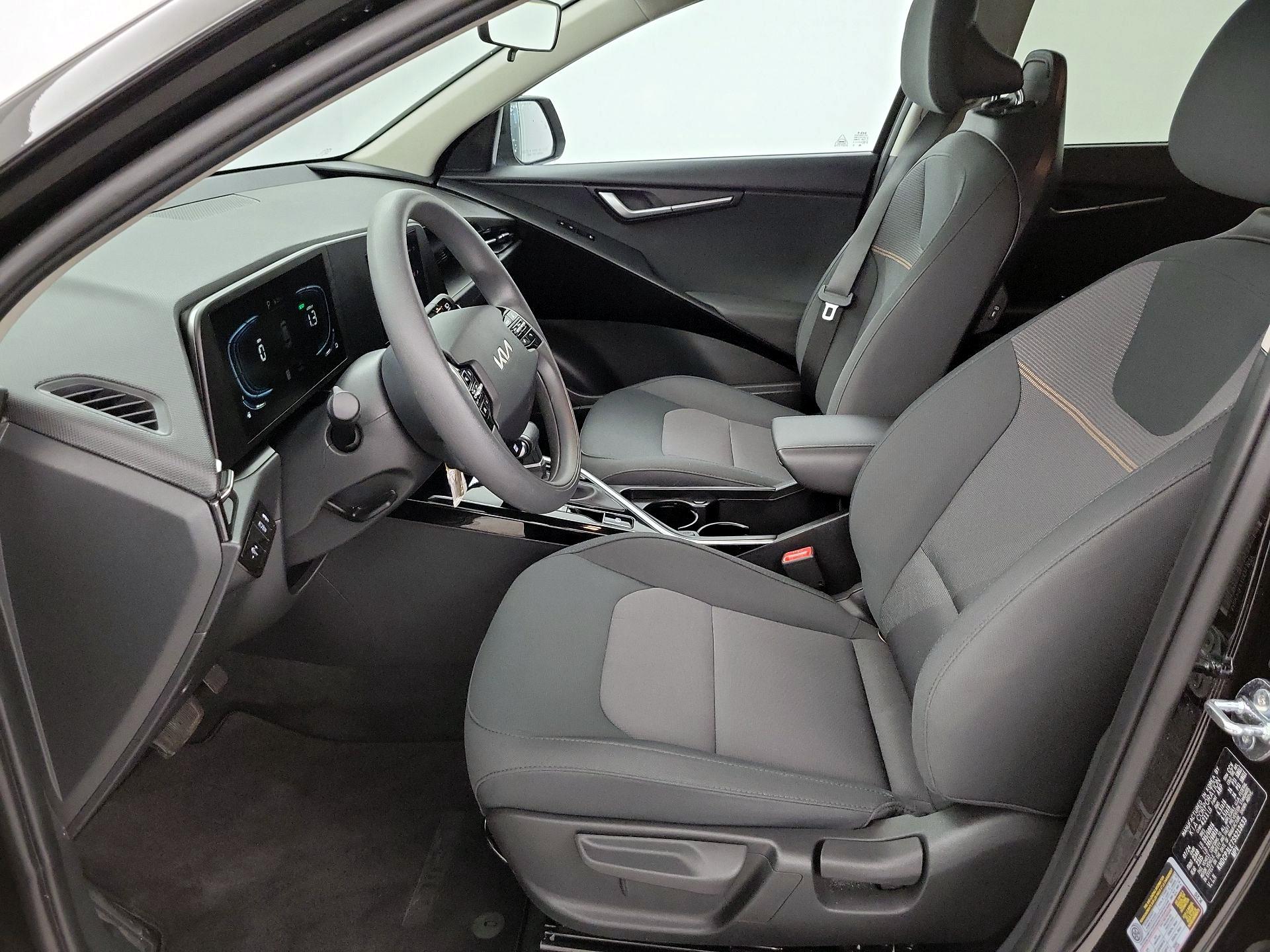 Thumbnail: 2025 Kia Niro - 11