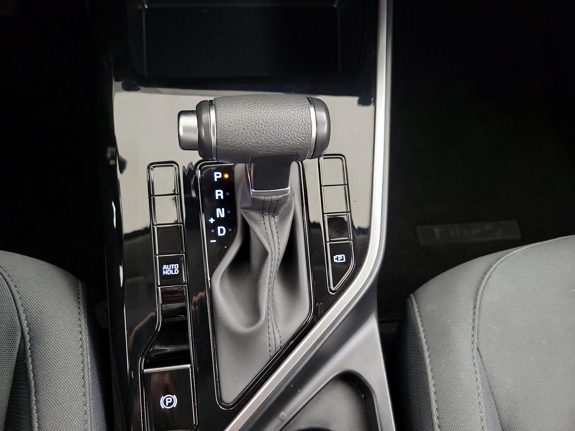 Thumbnail: 2025 Kia Niro - 17