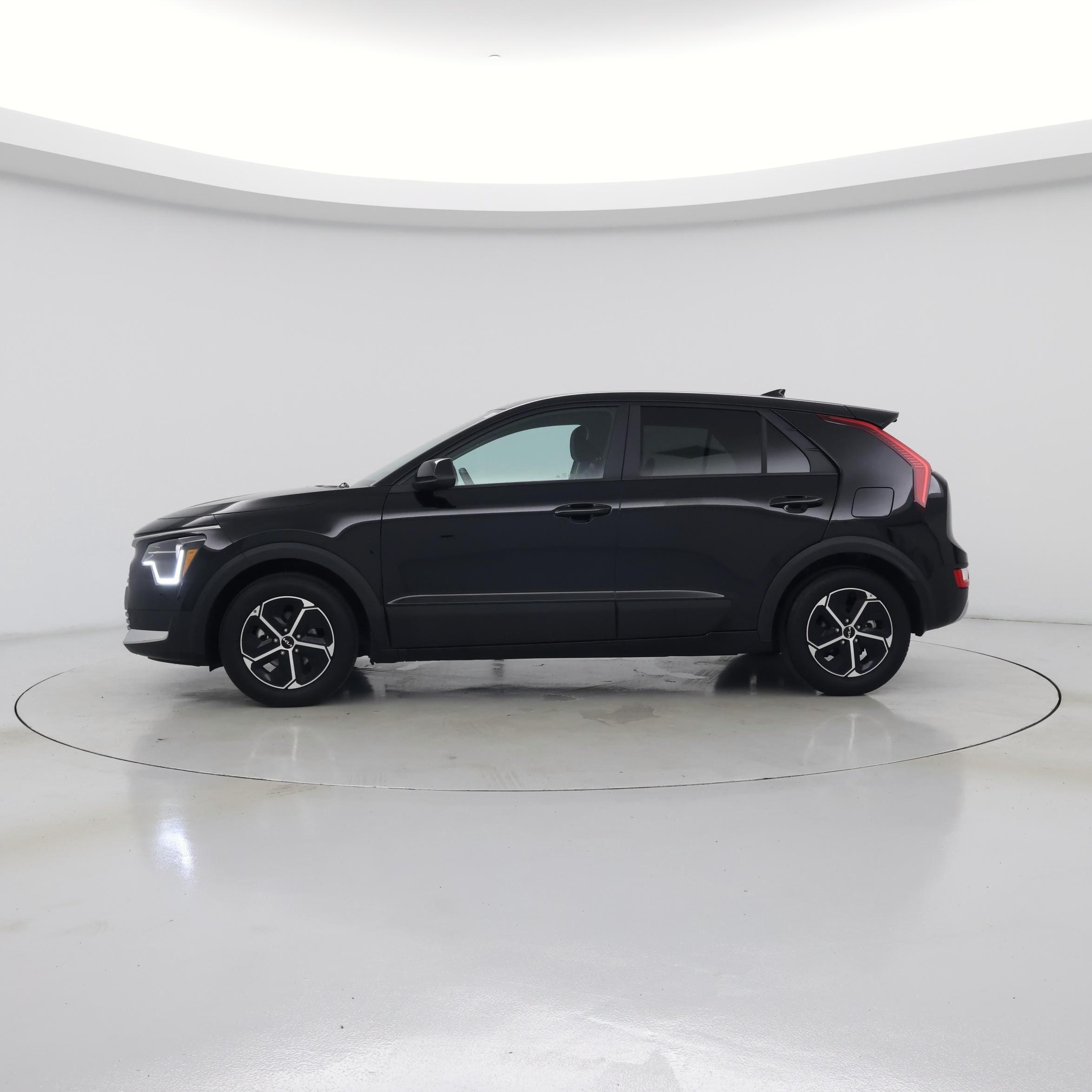 Thumbnail: 2025 Kia Niro - 3