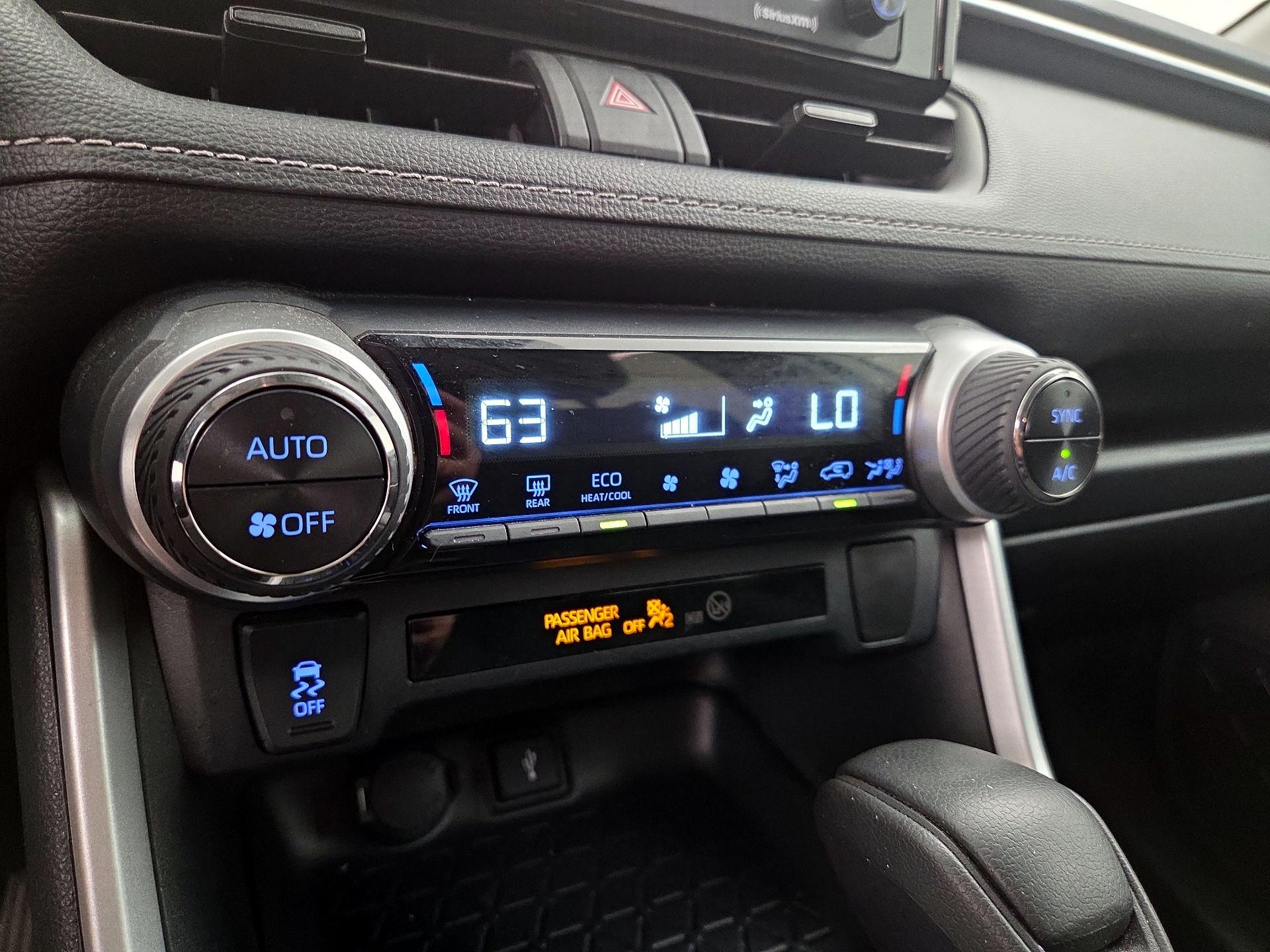 Thumbnail: 2020 Toyota RAV4 - 16