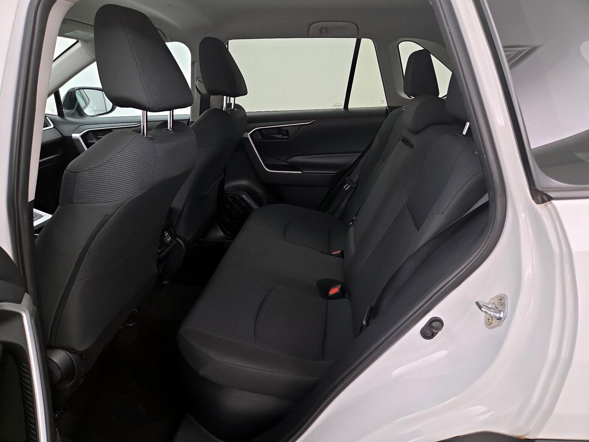 Thumbnail: 2020 Toyota RAV4 - 19