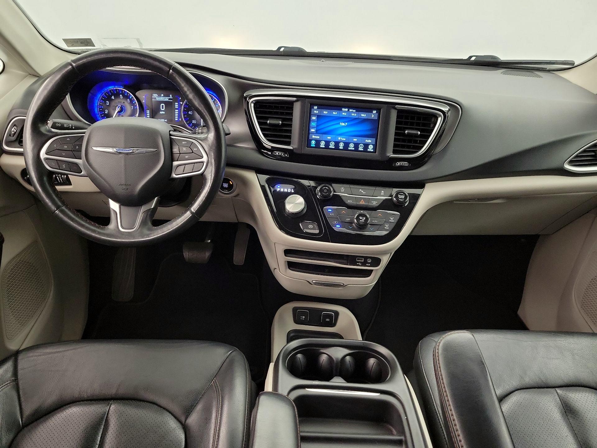 Thumbnail: 2020 Chrysler Pacifica - 9