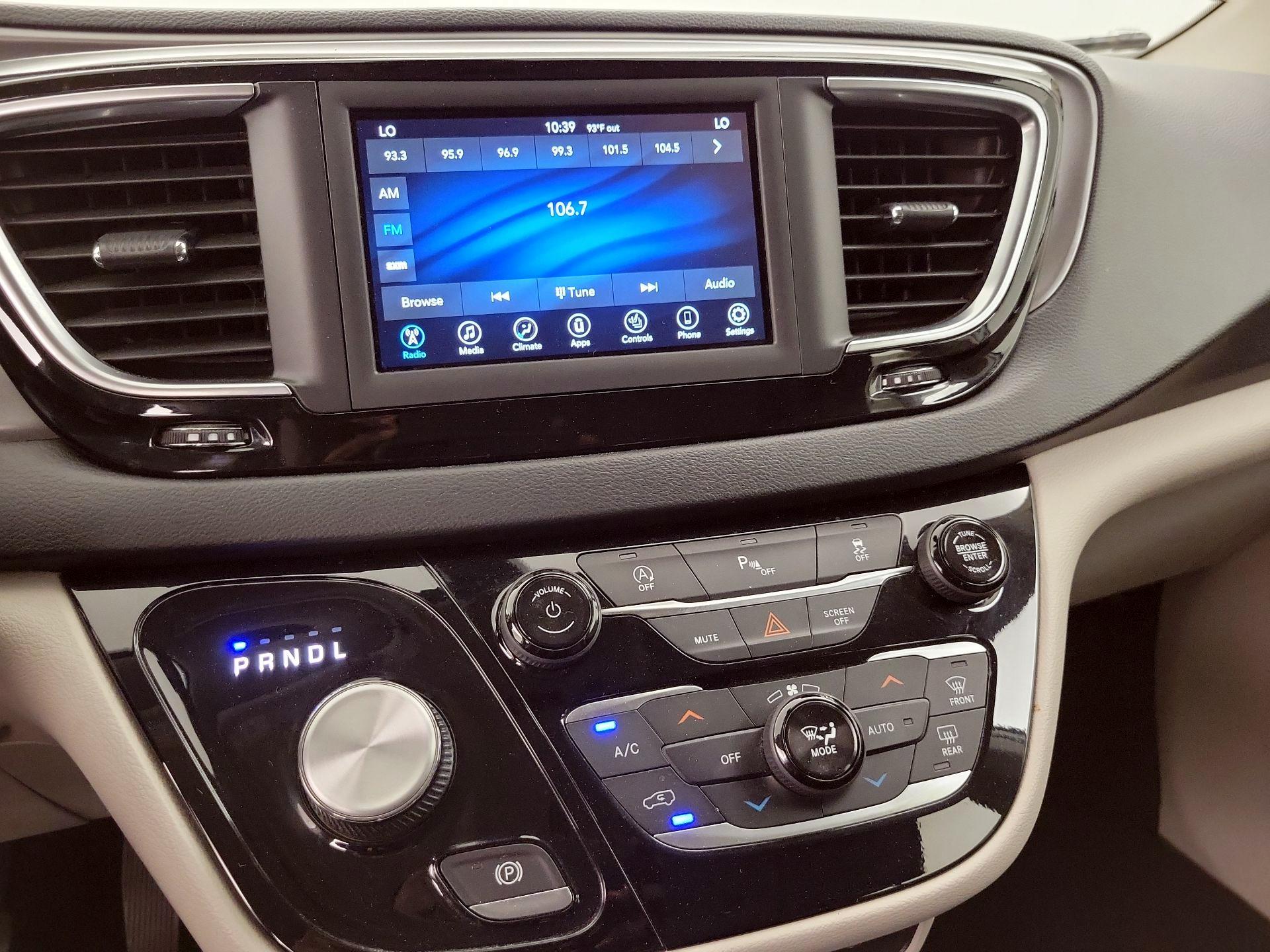 Thumbnail: 2020 Chrysler Pacifica - 15