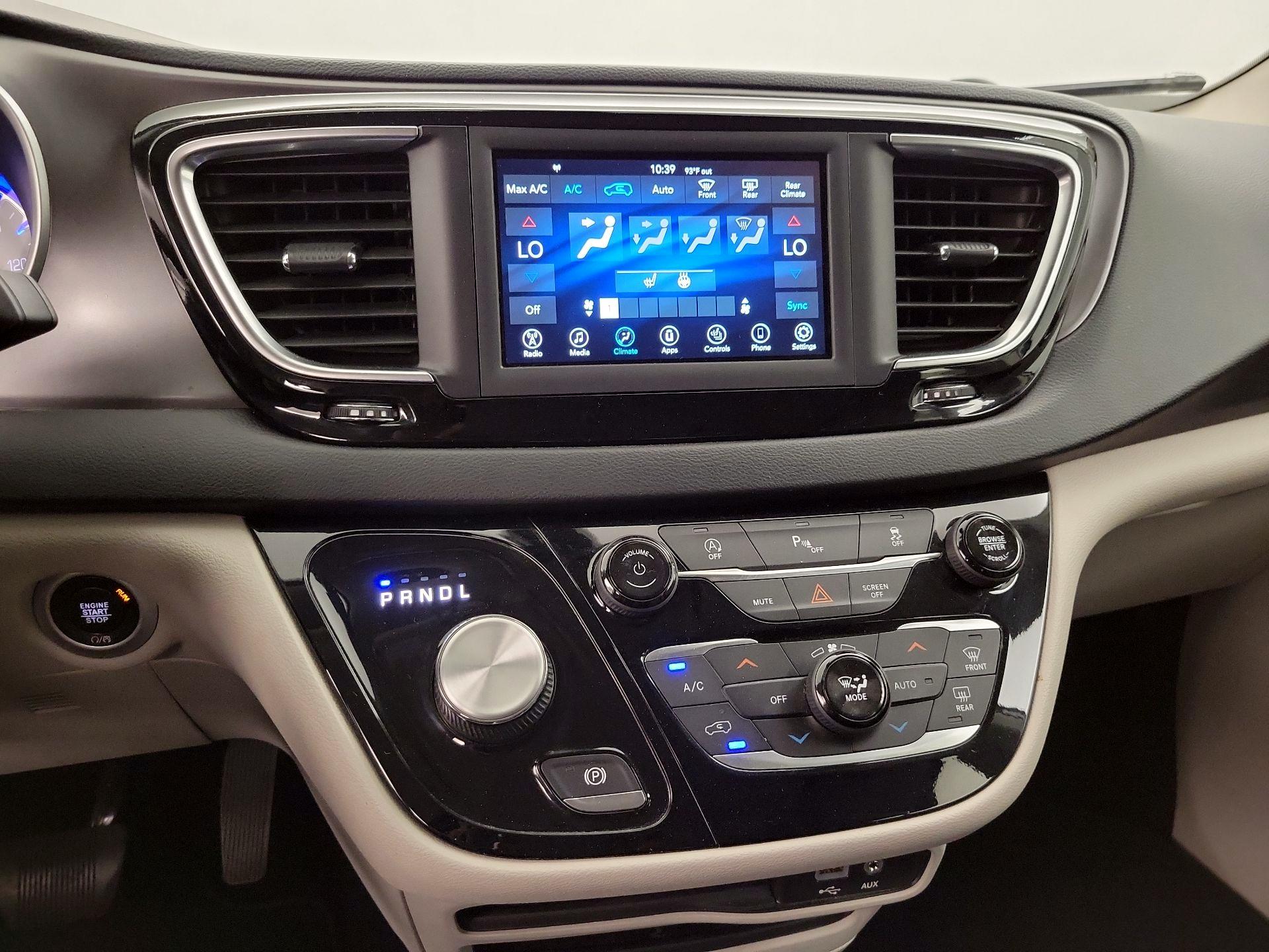 Thumbnail: 2020 Chrysler Pacifica - 16