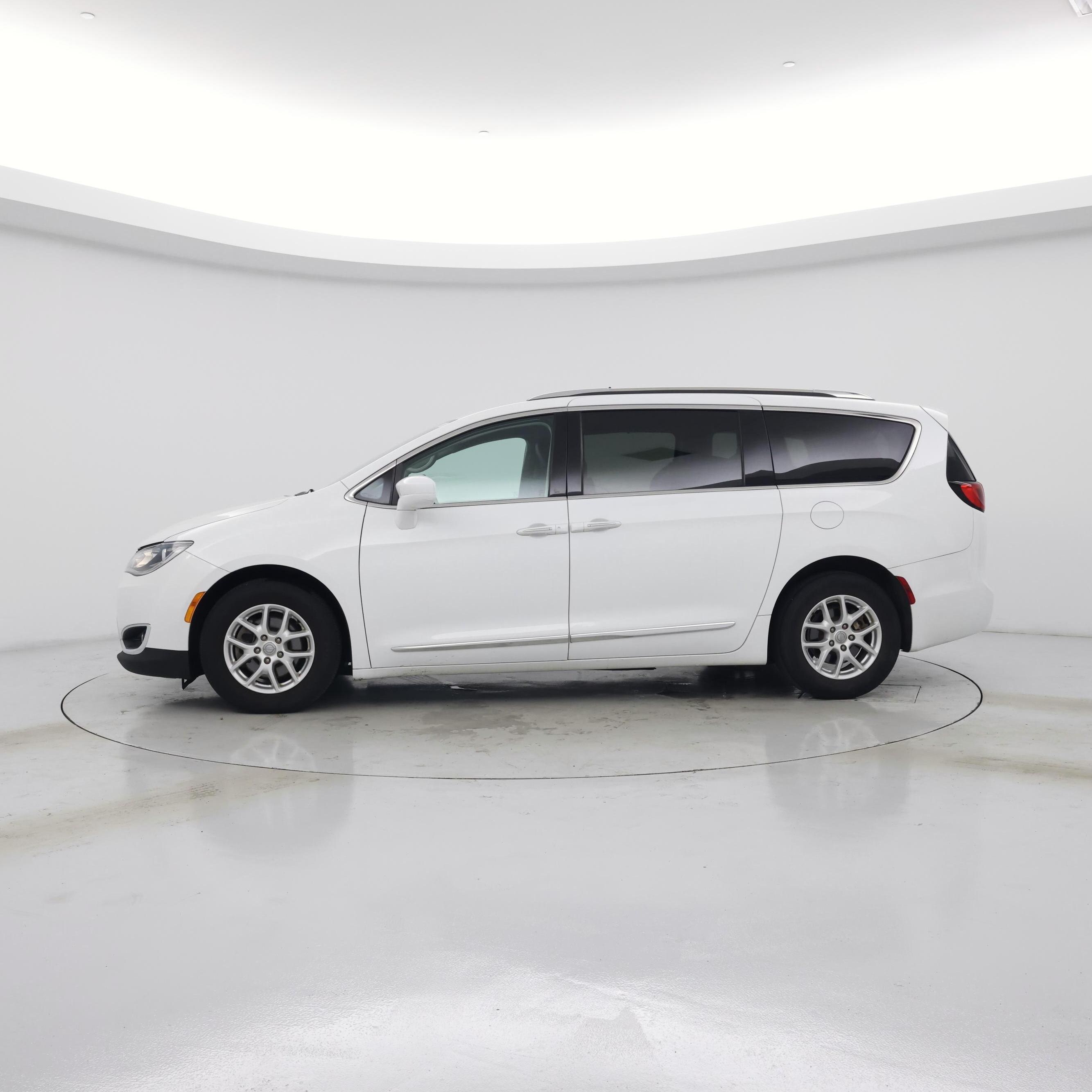 Thumbnail: 2020 Chrysler Pacifica - 3
