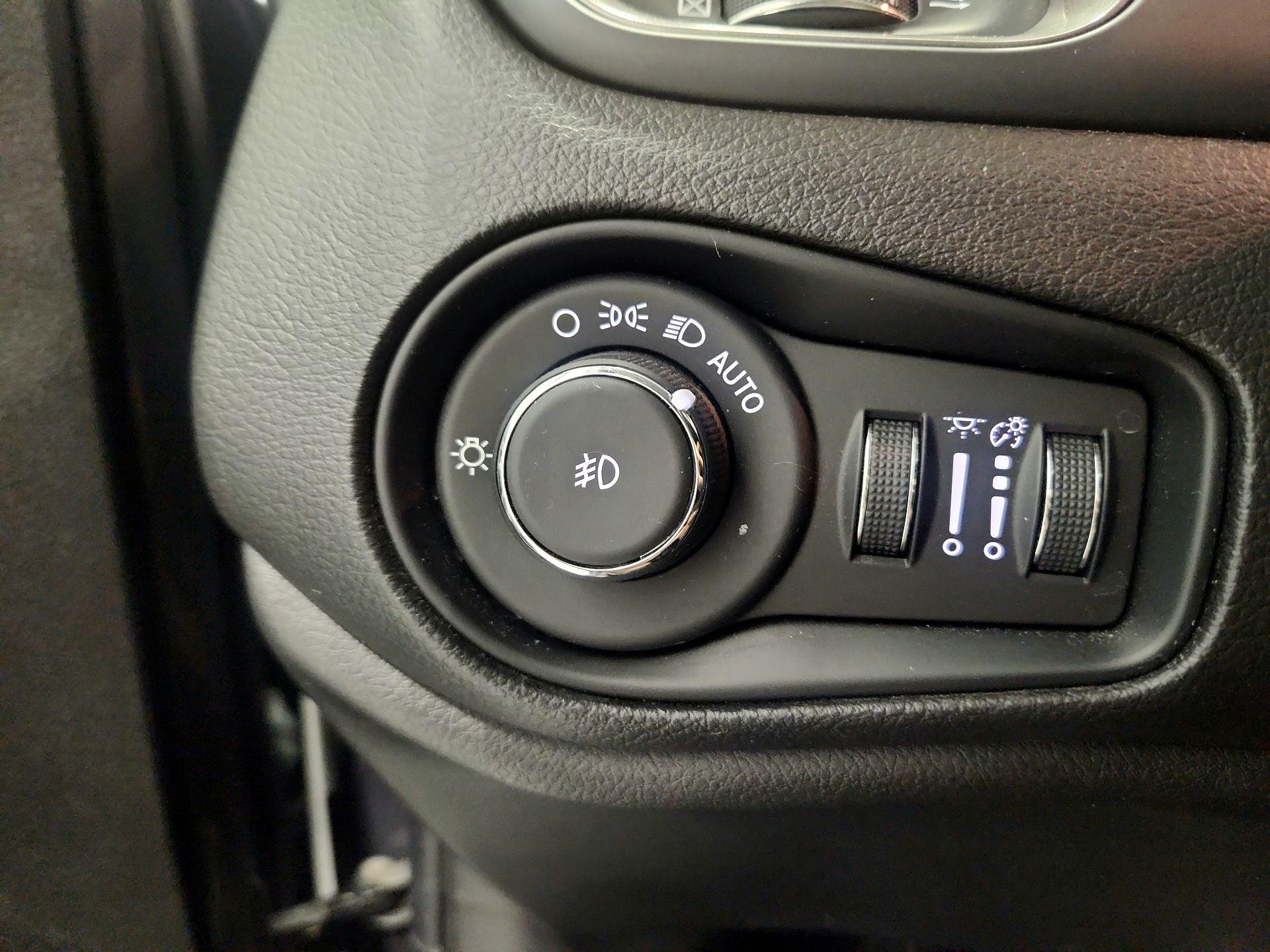 Thumbnail: 2022 Jeep Renegade - 13