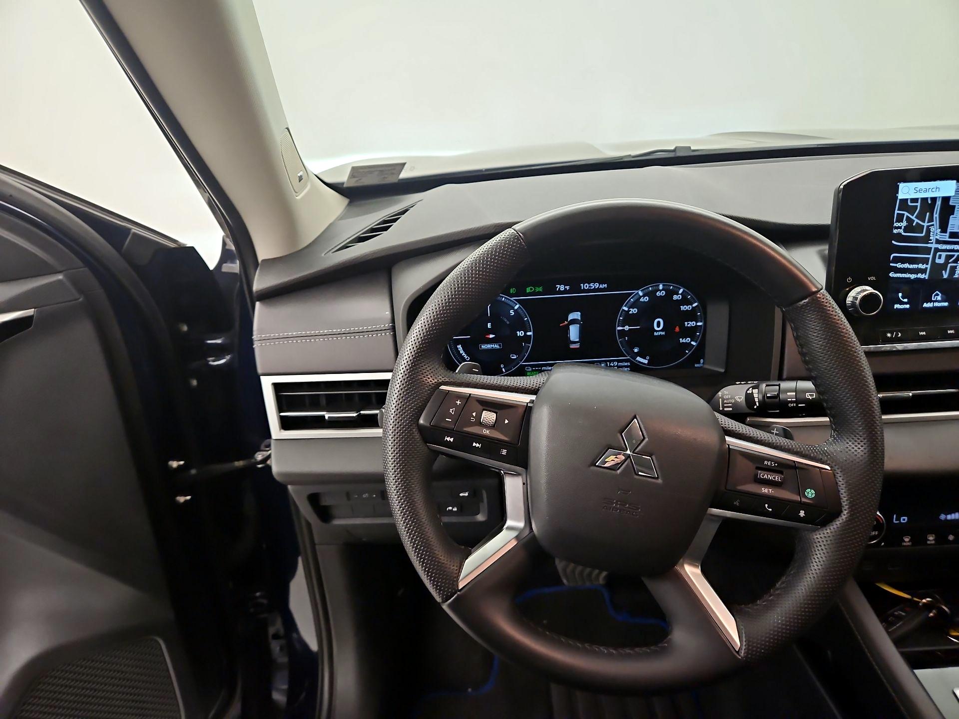 Thumbnail: 2023 Mitsubishi Outlander - 10