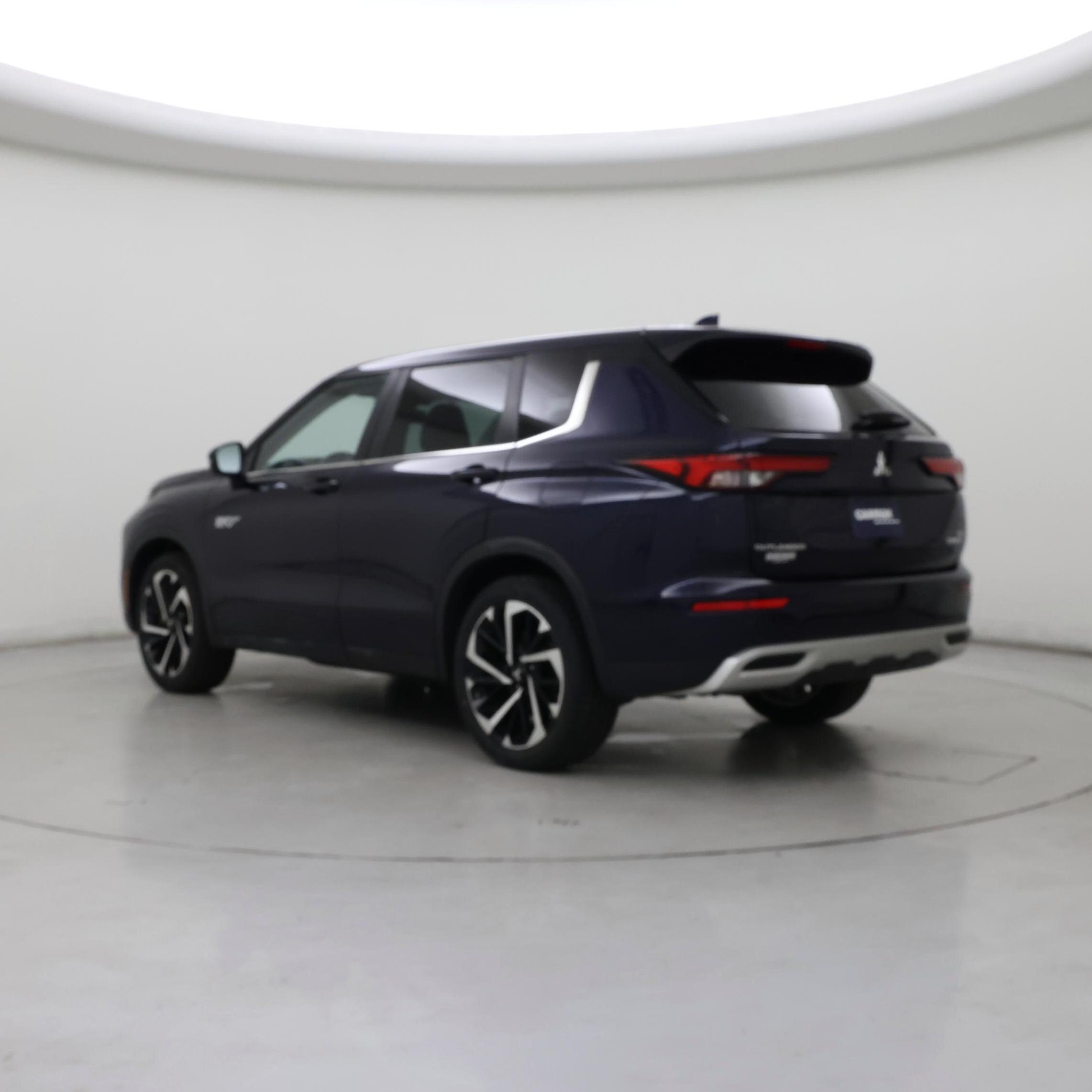 Thumbnail: 2023 Mitsubishi Outlander - 2