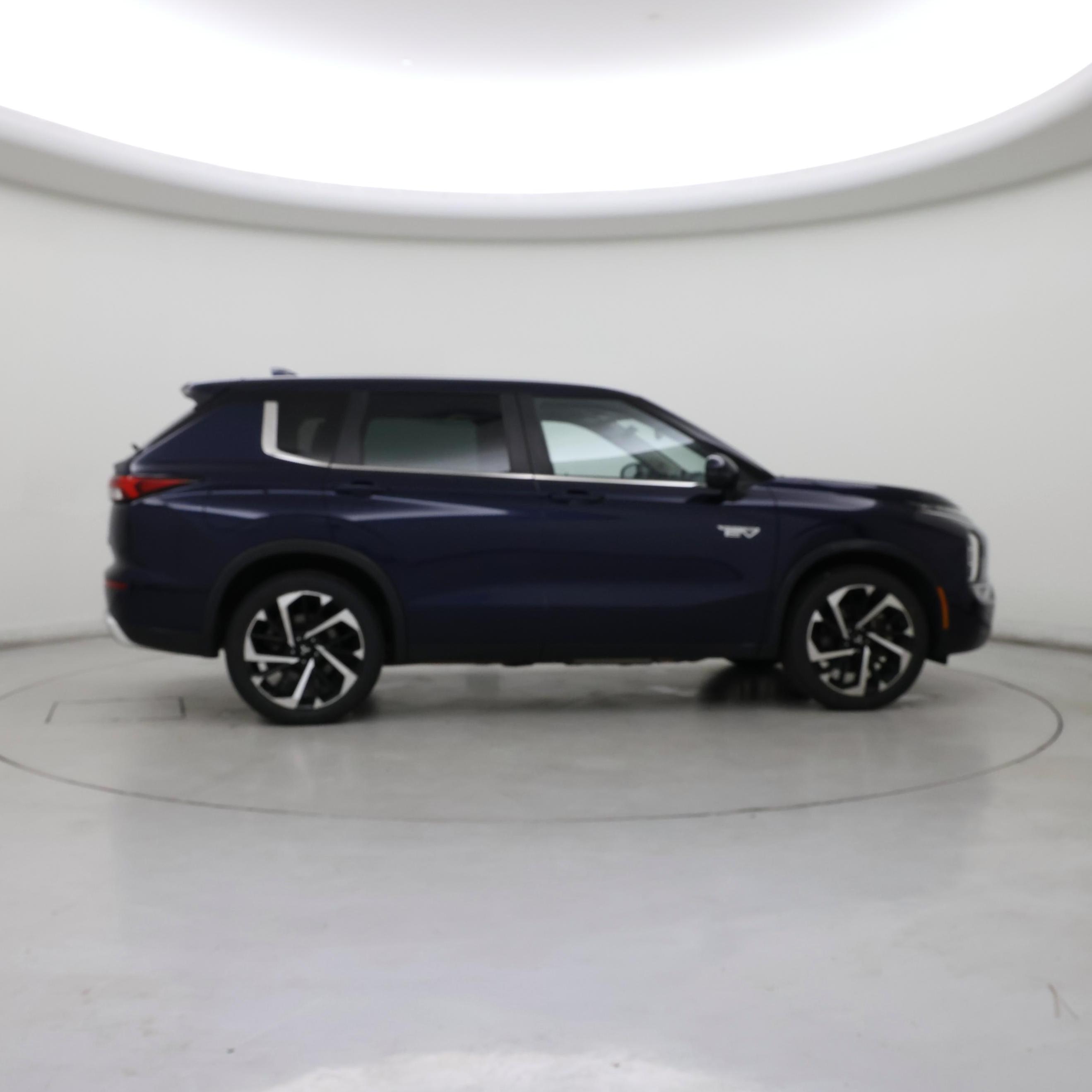 Thumbnail: 2023 Mitsubishi Outlander - 7