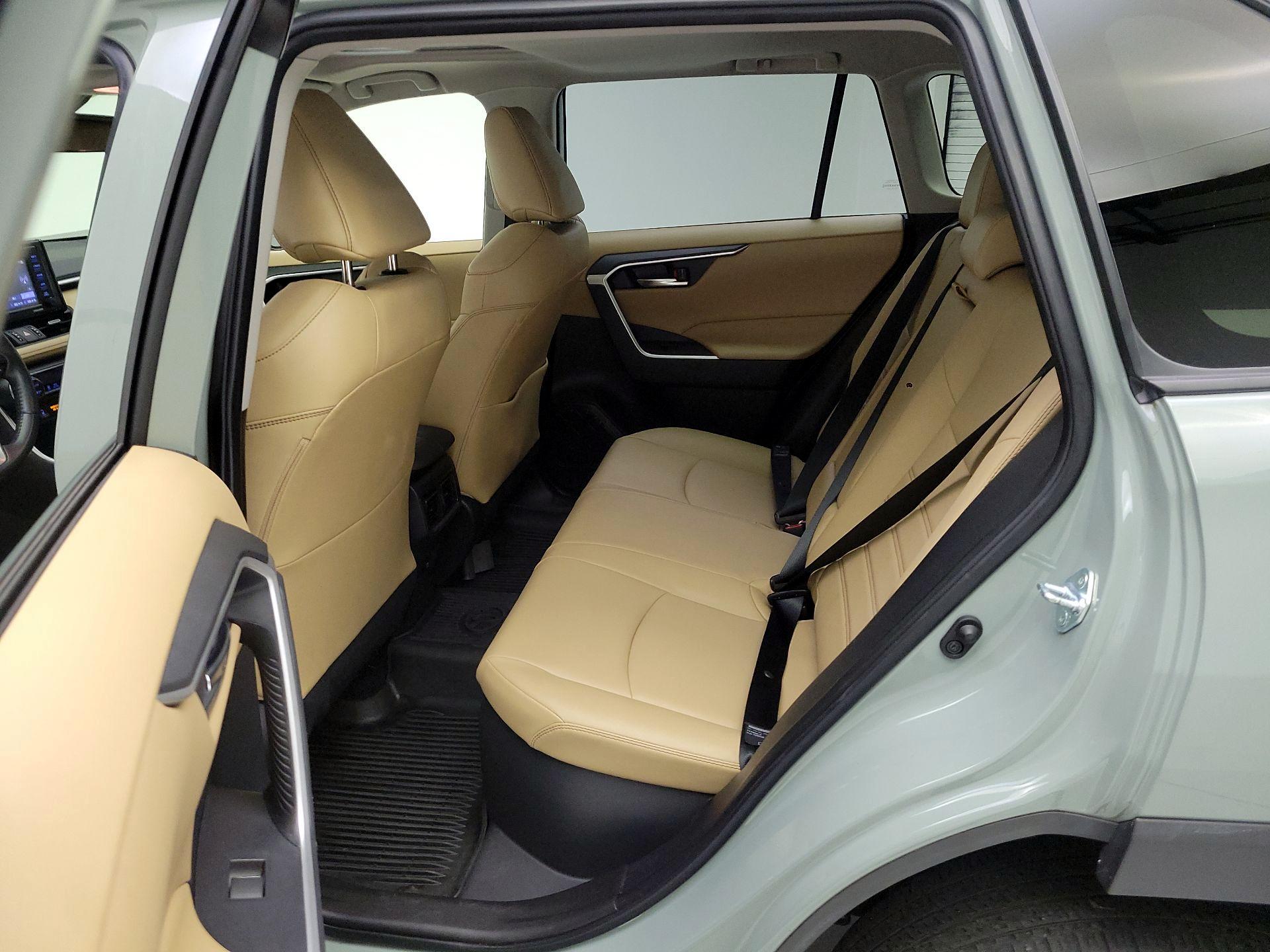 Thumbnail: 2021 Toyota RAV4 - 20