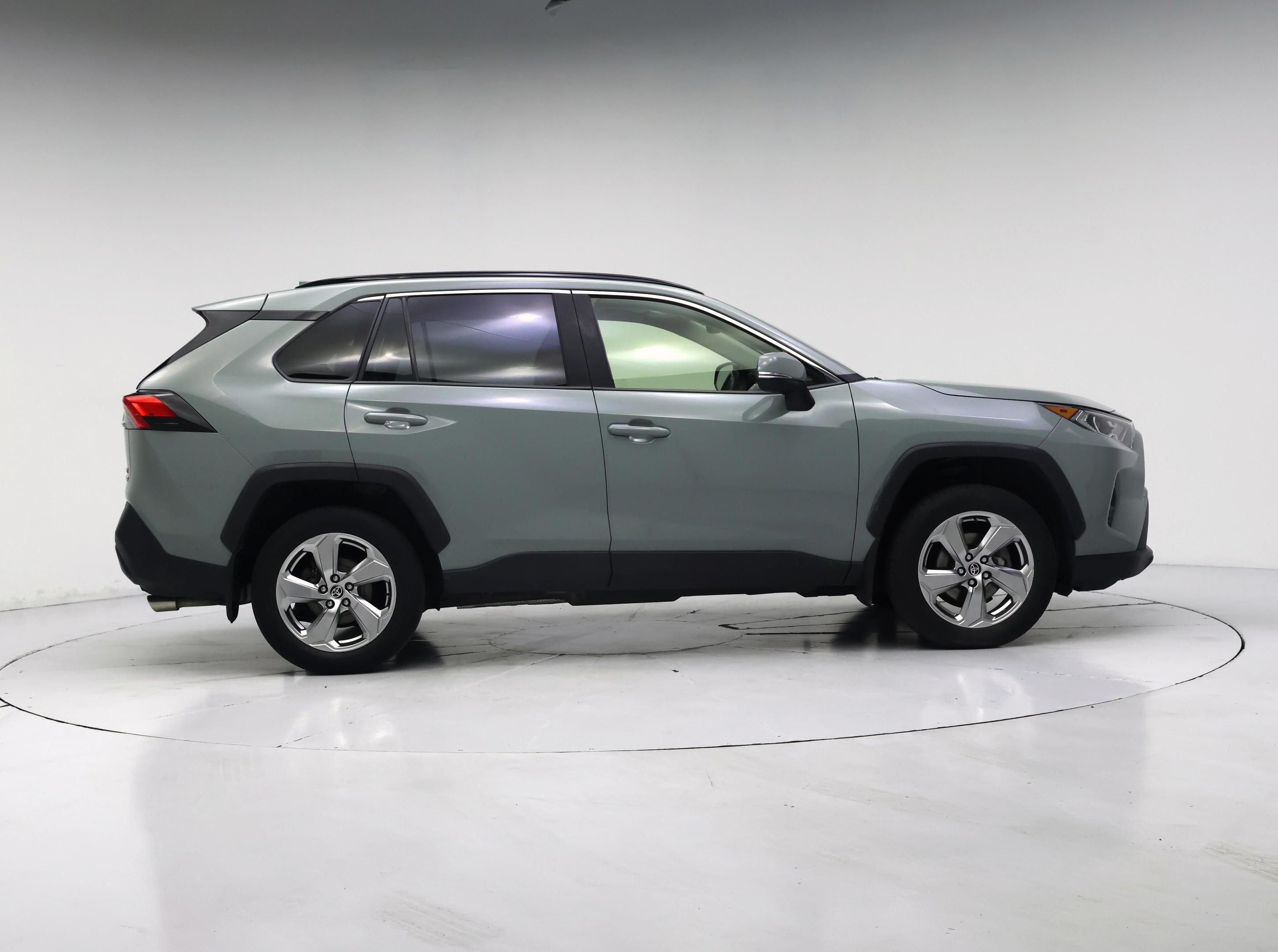 Thumbnail: 2021 Toyota RAV4 - 7