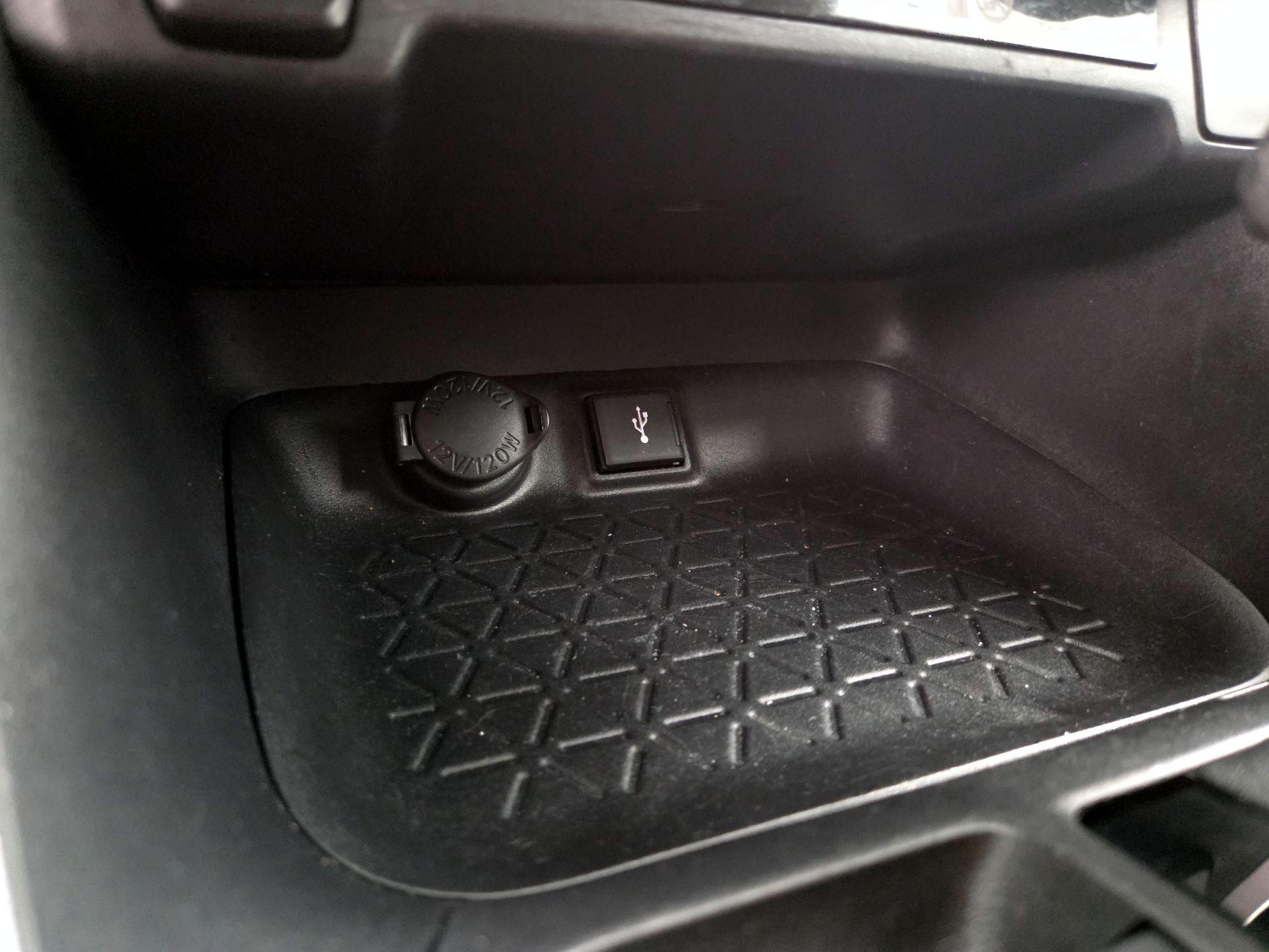 Thumbnail: 2021 Toyota RAV4 - 18
