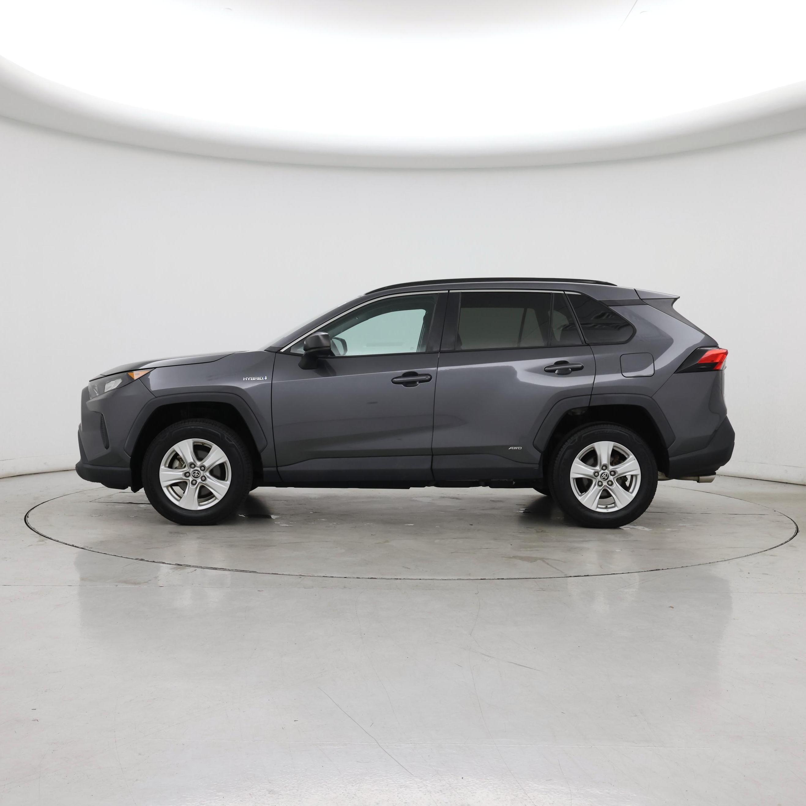 Thumbnail: 2021 Toyota RAV4 - 3