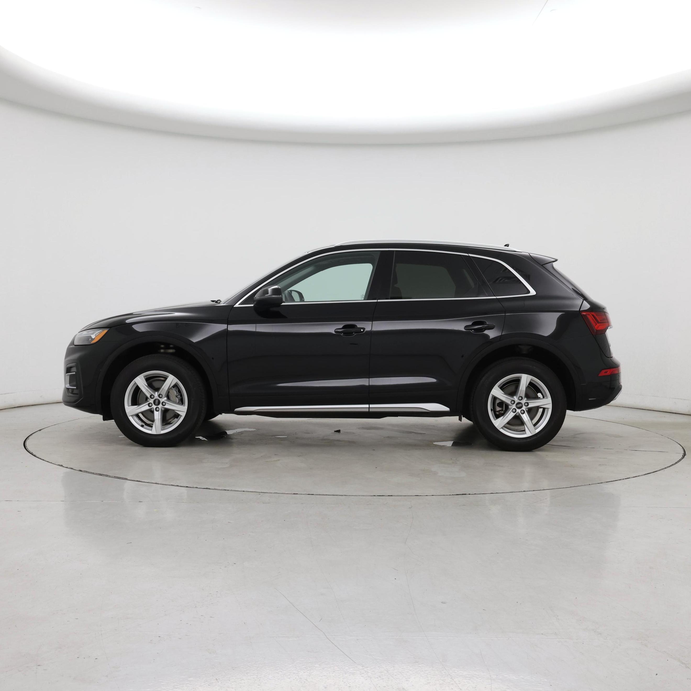 Thumbnail: 2023 Audi Q5 - 3