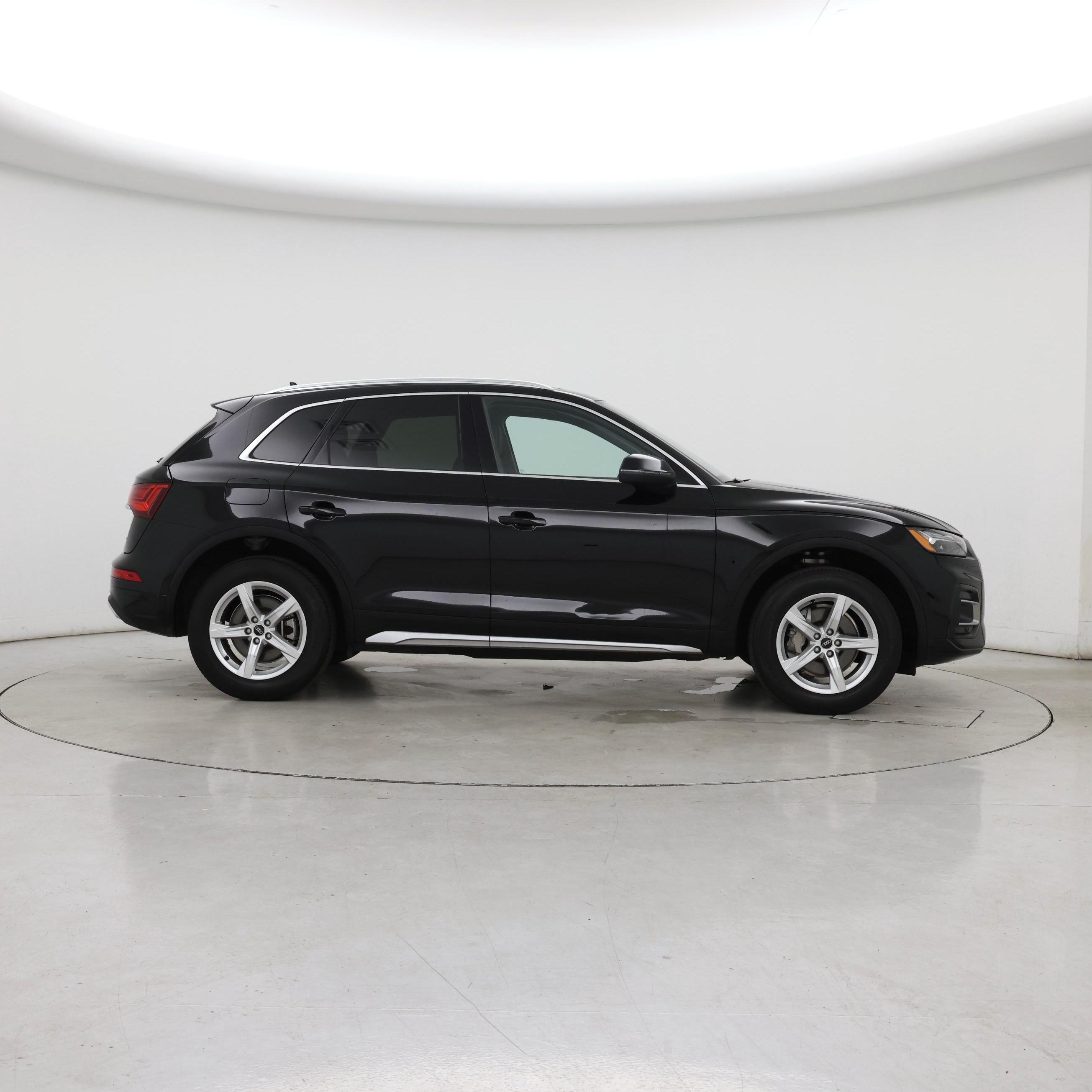 Thumbnail: 2023 Audi Q5 - 7
