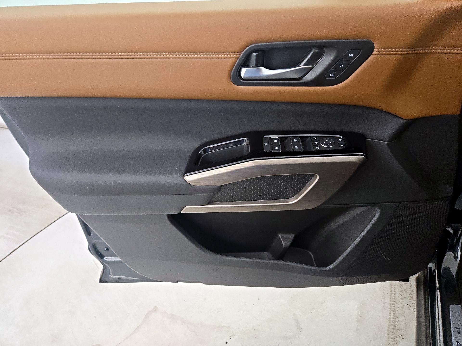 Thumbnail: 2025 Nissan Pathfinder - 12