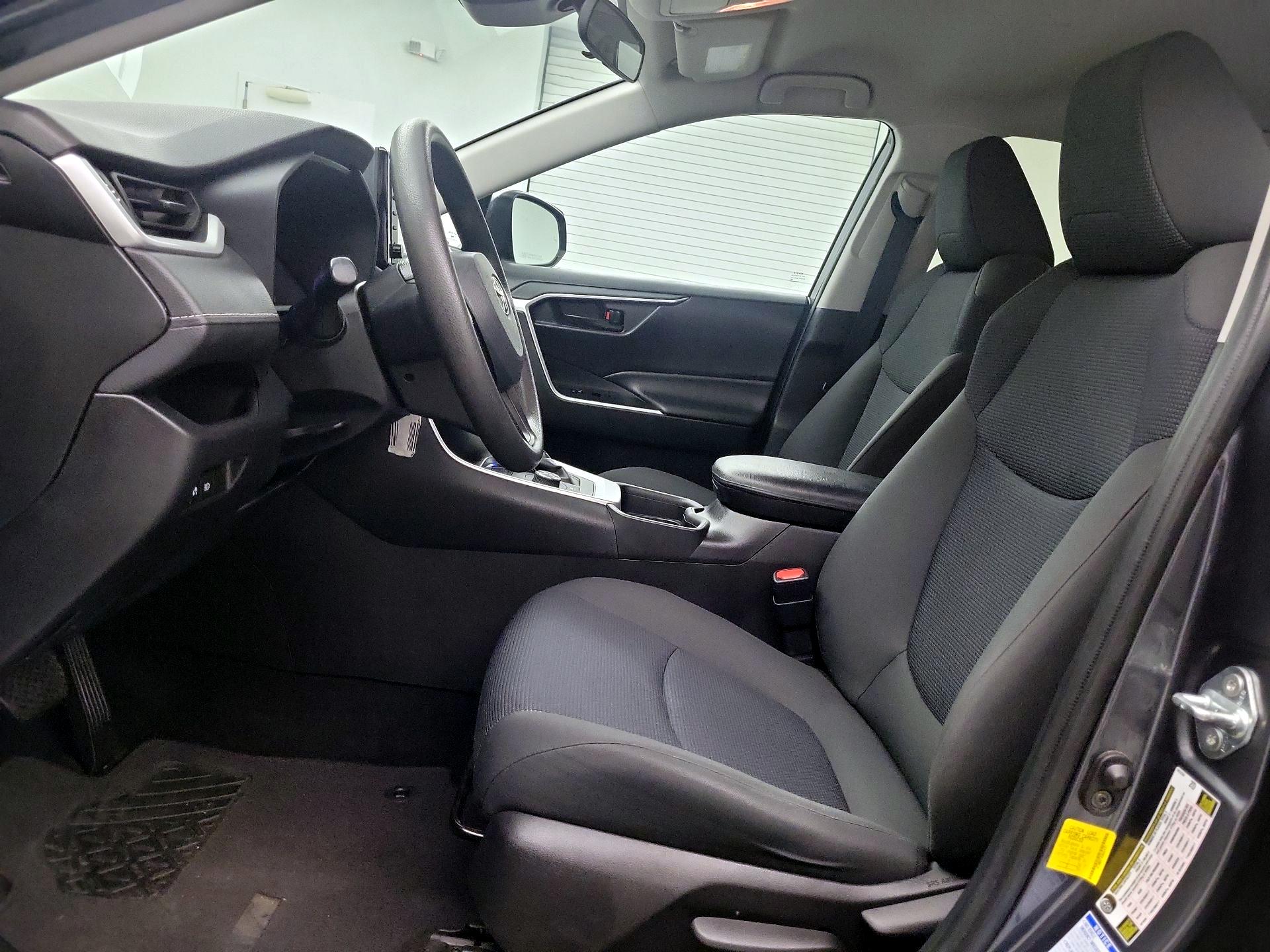 Thumbnail: 2021 Toyota RAV4 - 11