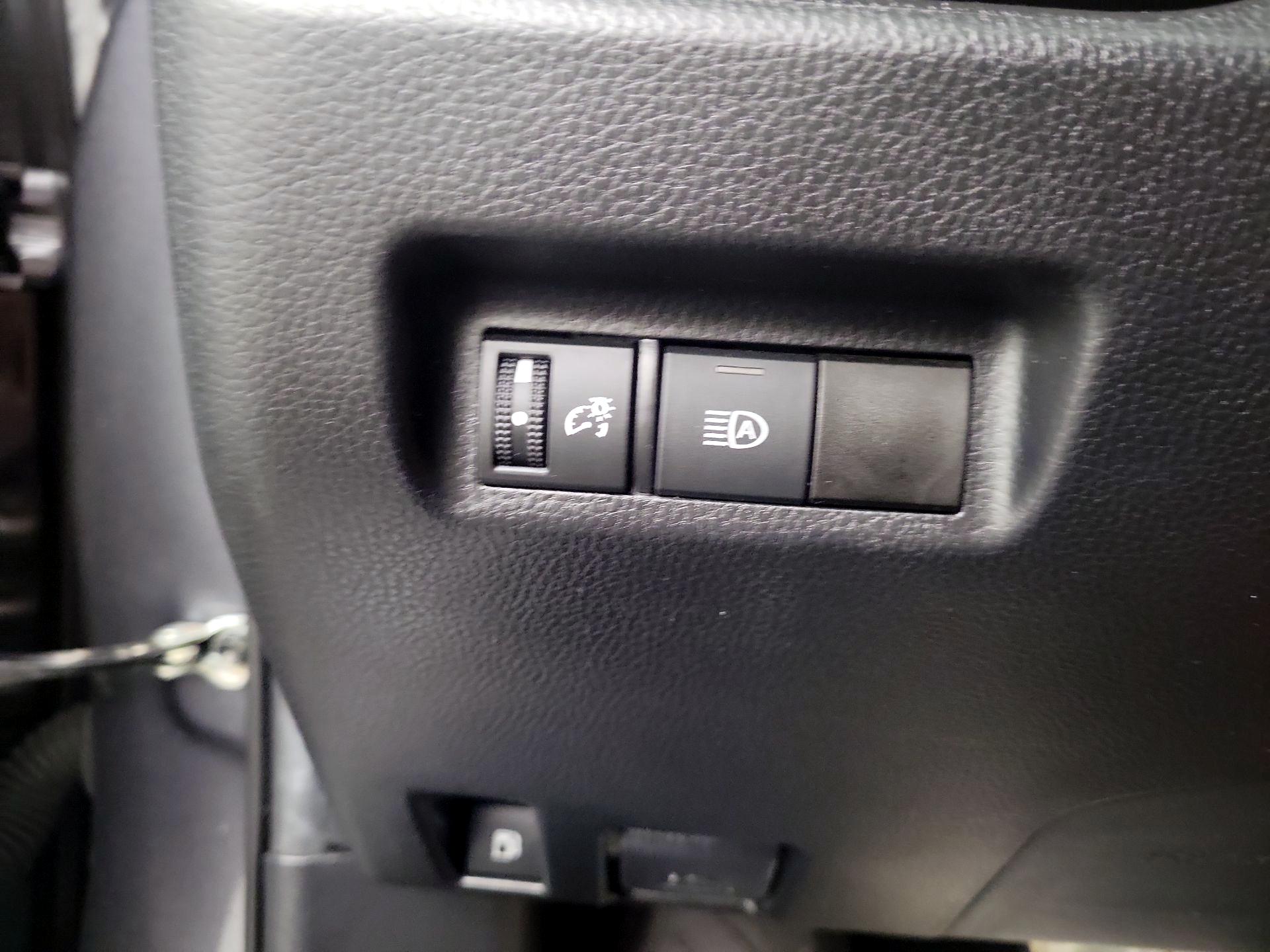 Thumbnail: 2021 Toyota RAV4 - 13