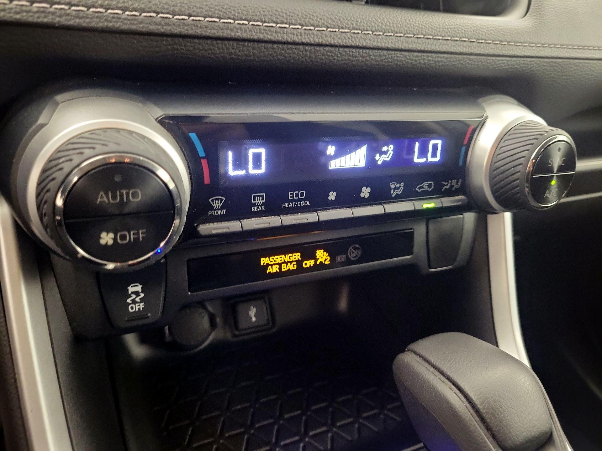 Thumbnail: 2021 Toyota RAV4 - 16