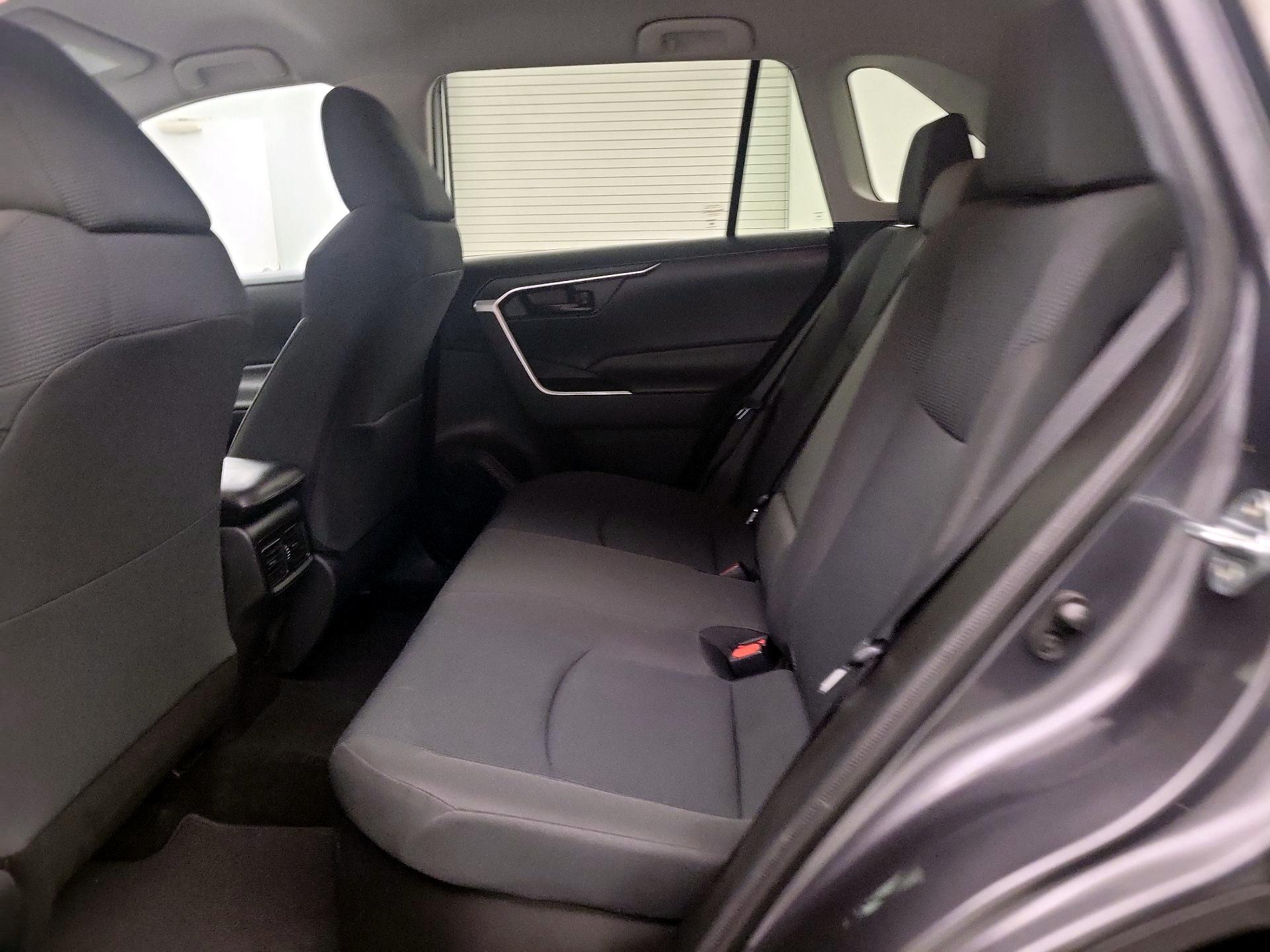 Thumbnail: 2021 Toyota RAV4 - 19