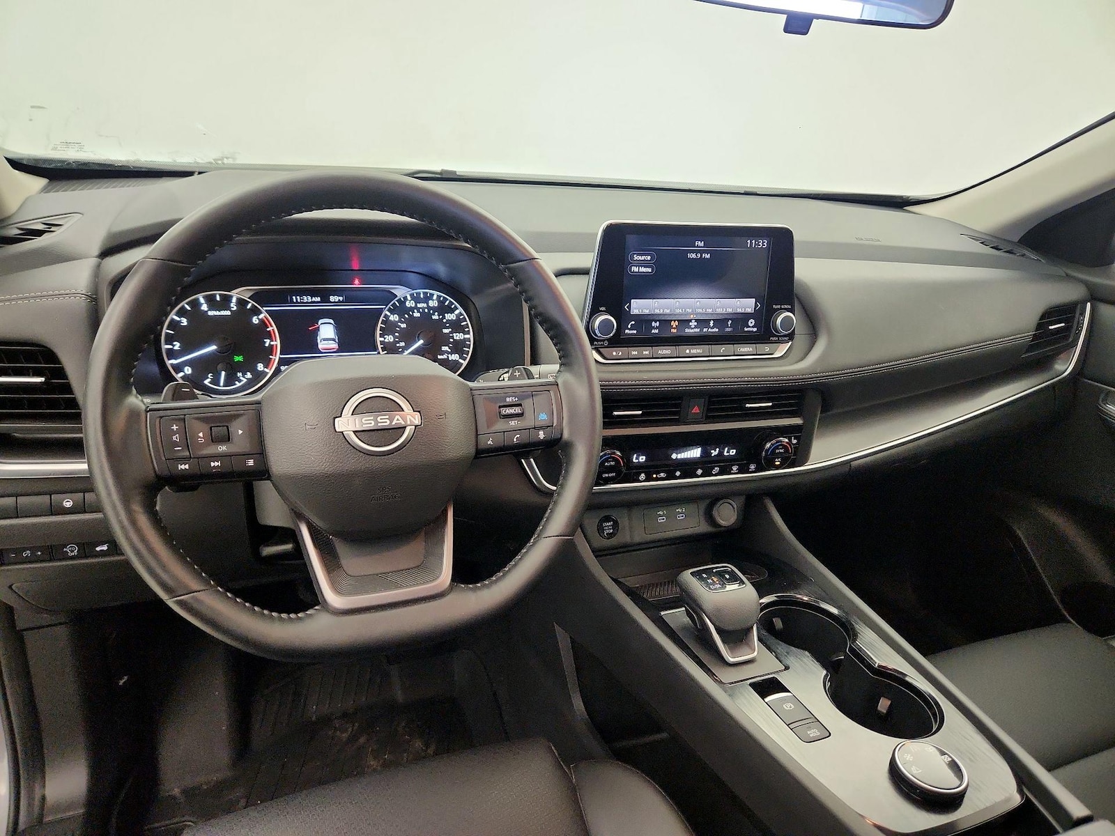2025 Nissan Rogue SV - Photo 10