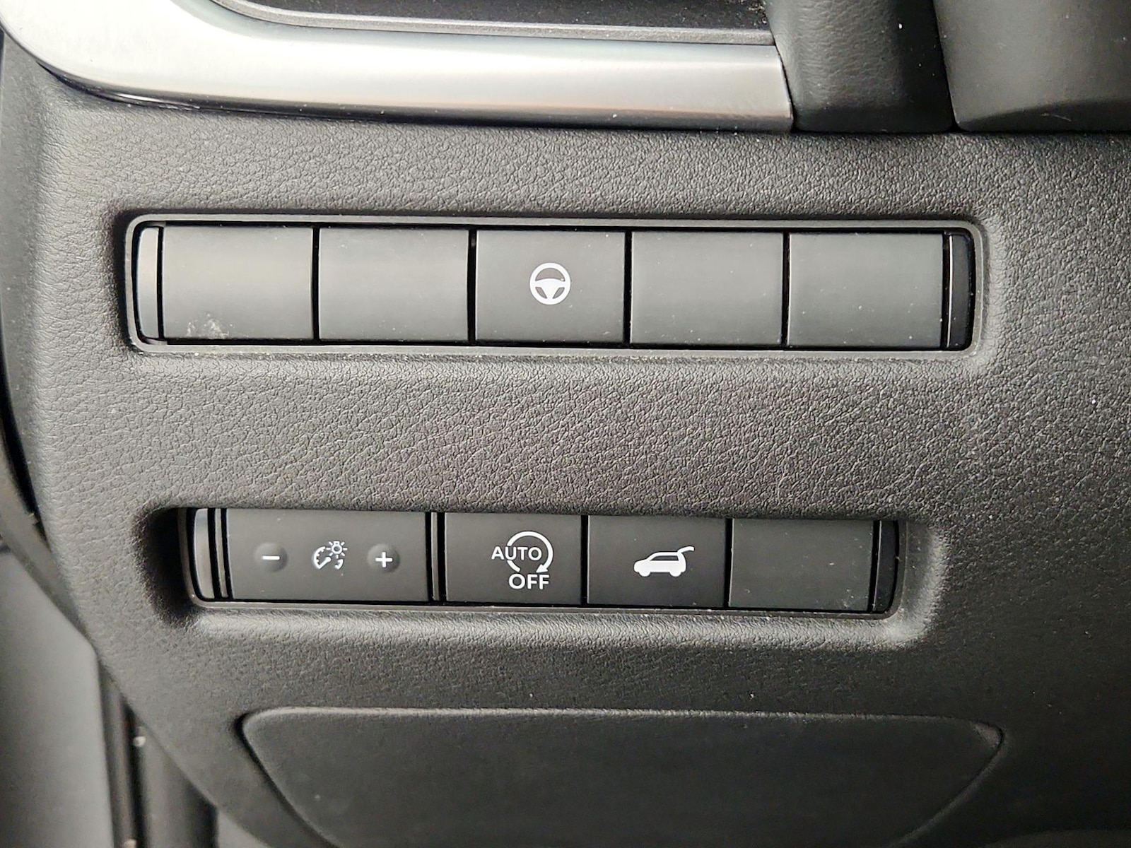 2025 Nissan Rogue SV - Photo 14