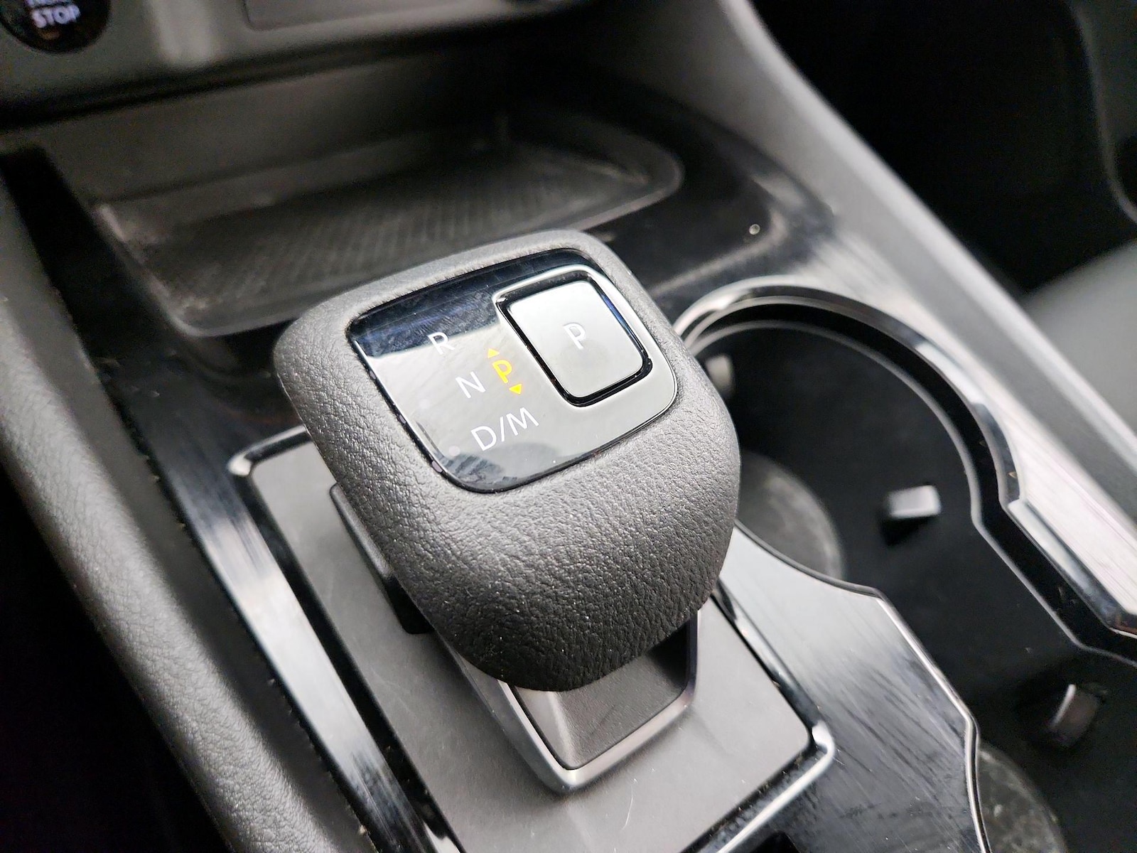 2025 Nissan Rogue SV - Photo 18
