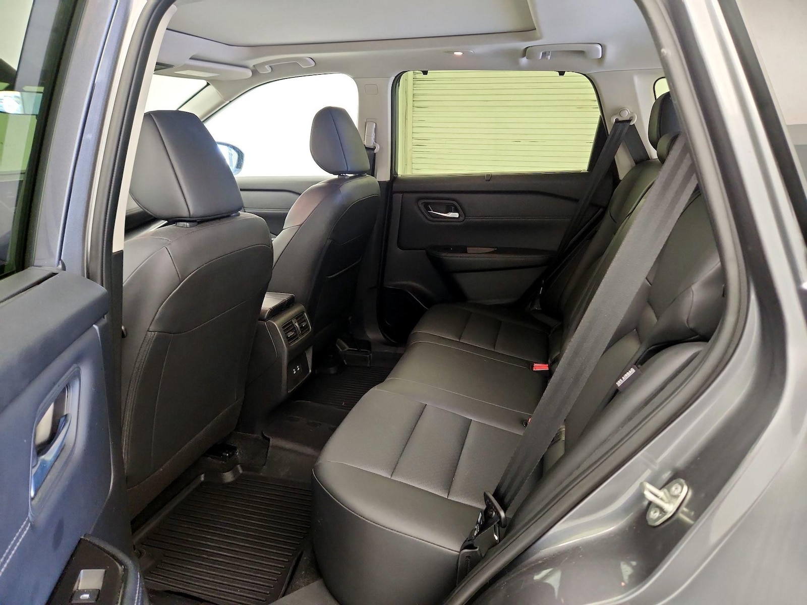2025 Nissan Rogue SV - Photo 21