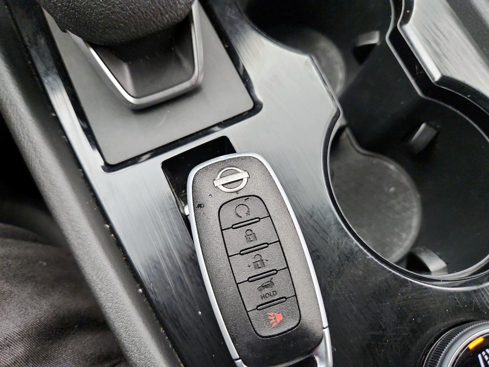 2025 Nissan Rogue SV - Photo 24