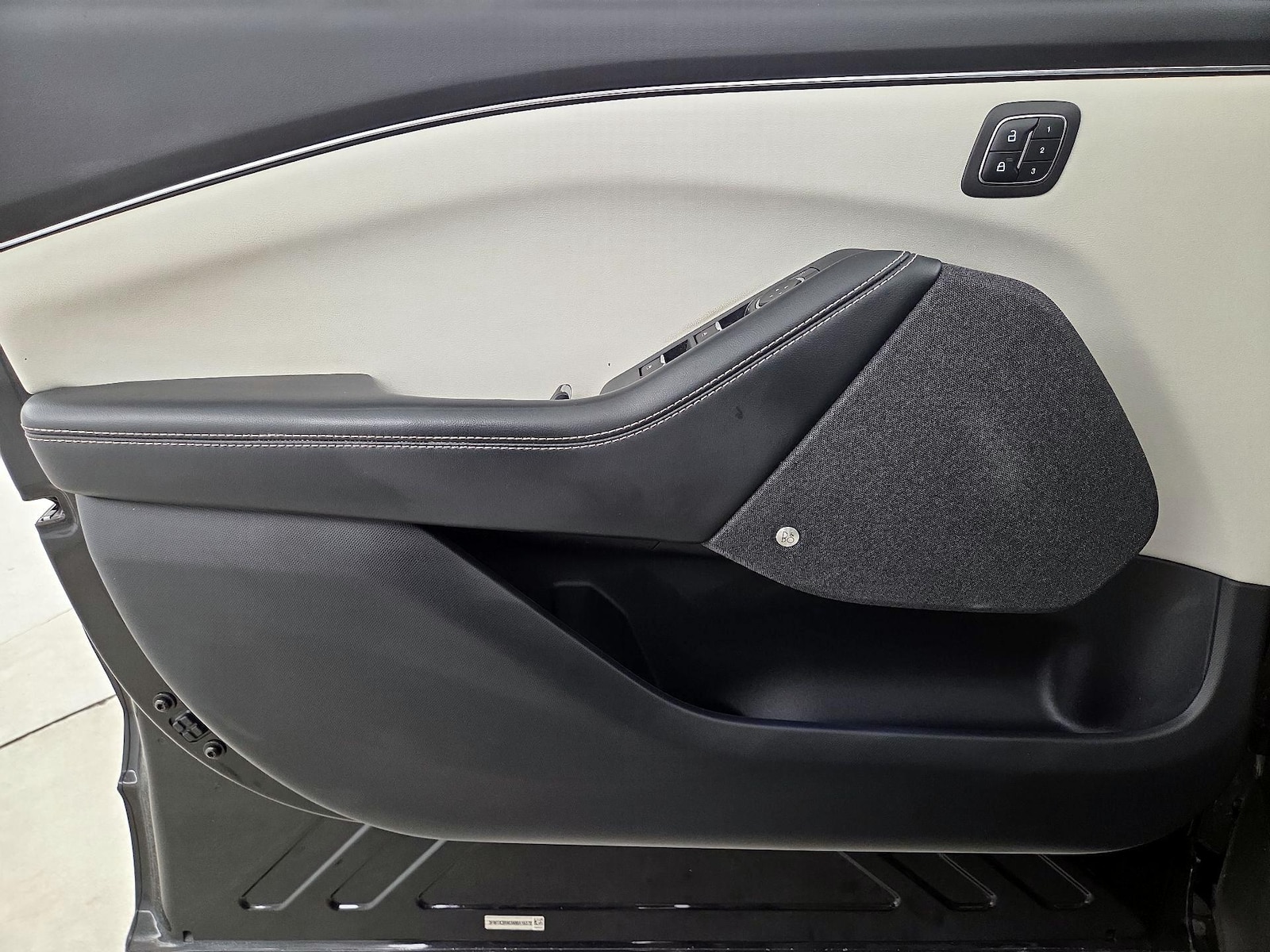 2022 Ford Mustang Mach-E Premium RWD - Photo 13