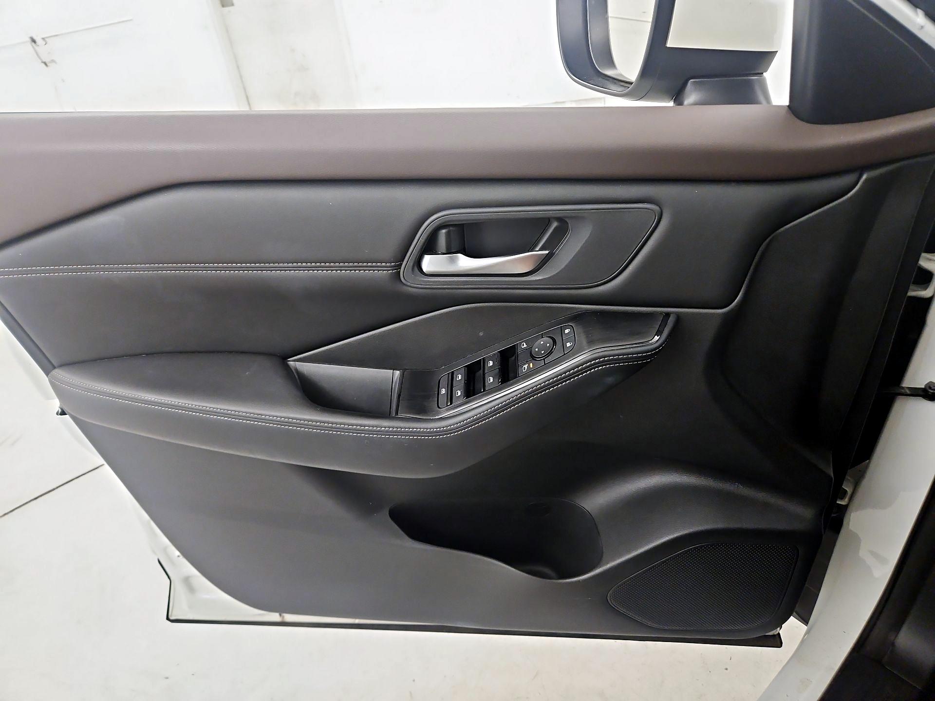 Thumbnail: 2023 Nissan Rogue - 12
