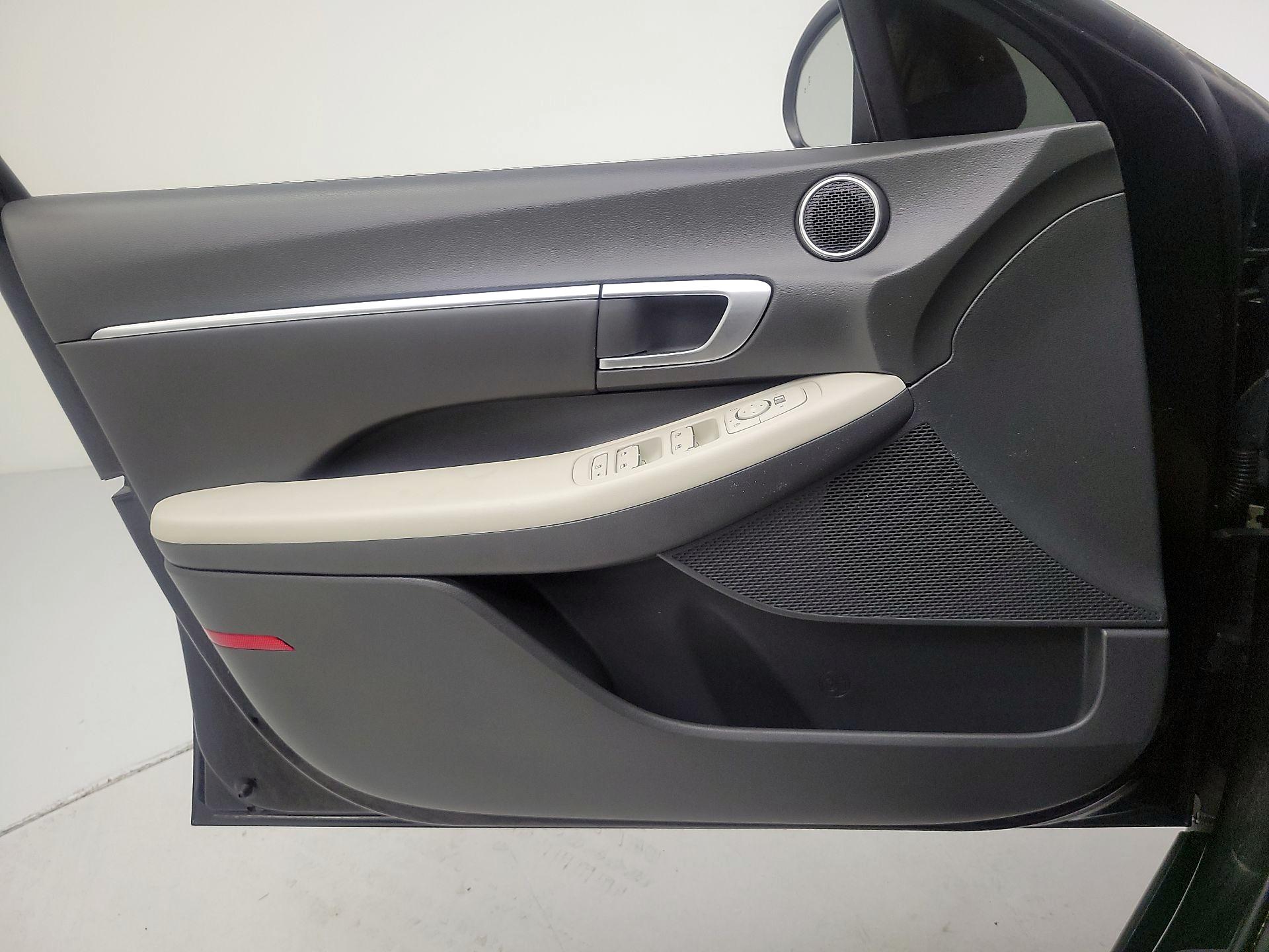 Thumbnail: 2022 Hyundai Sonata - 12