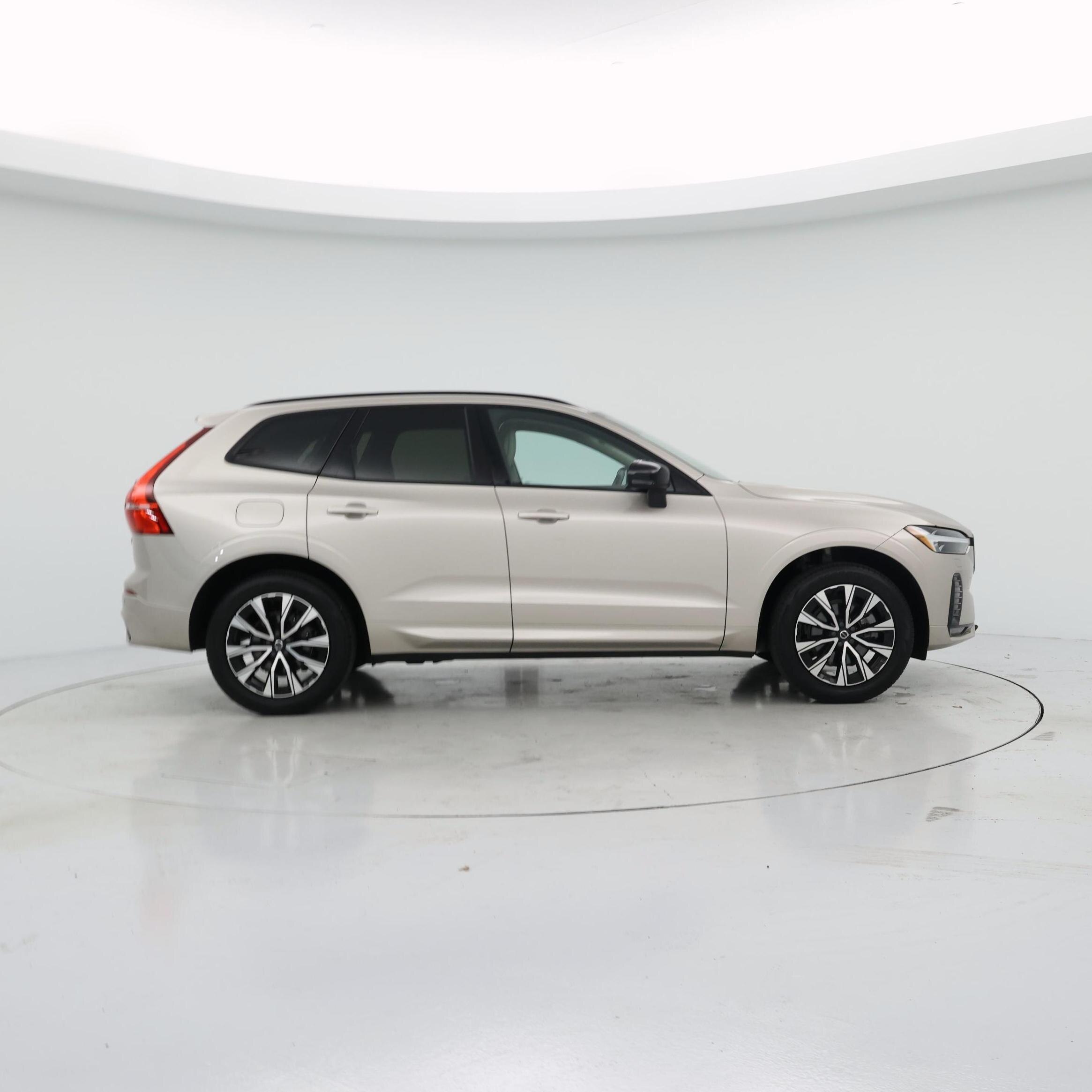 Thumbnail: 2024 Volvo XC60 - 7