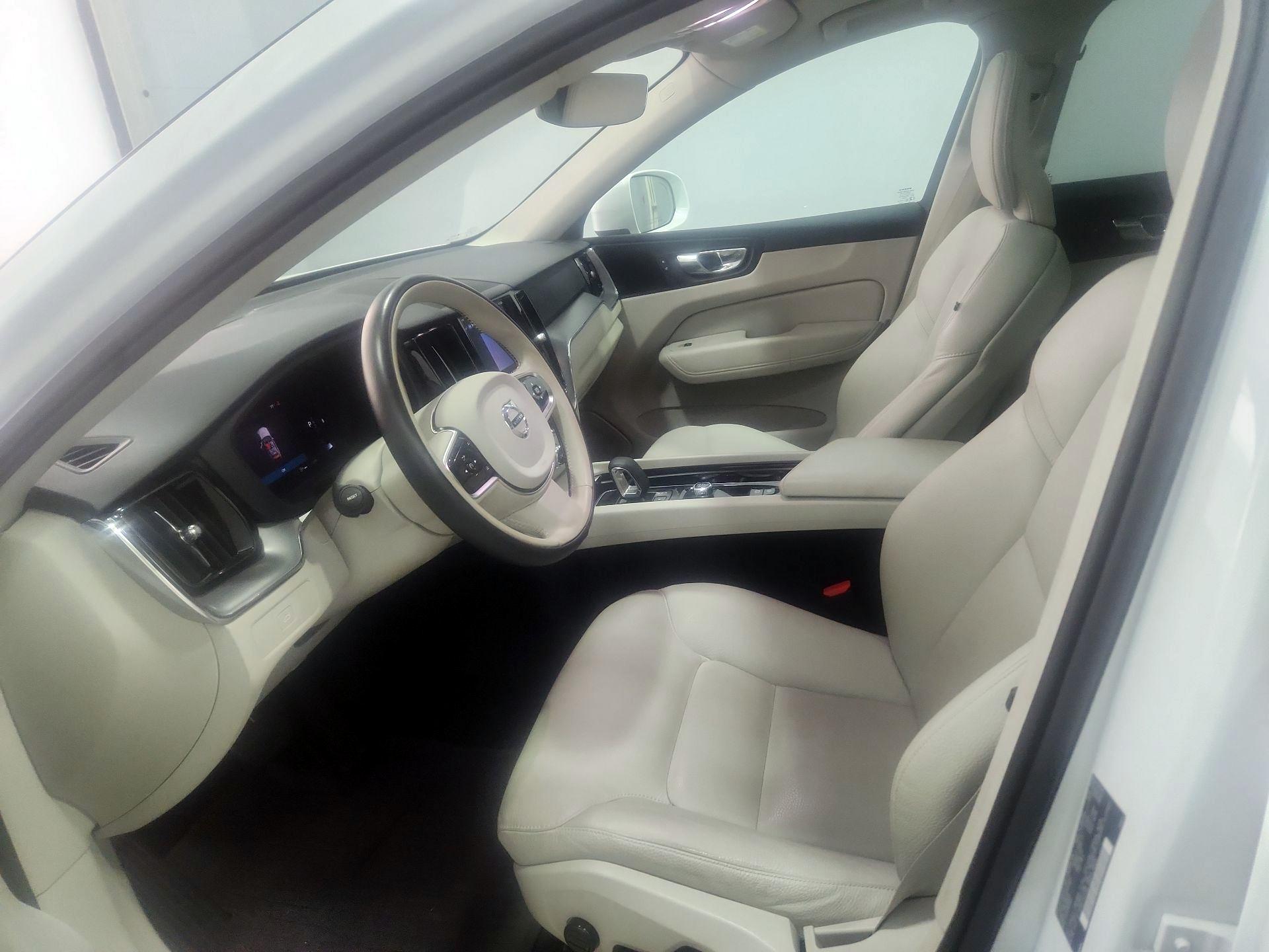Thumbnail: 2023 Volvo XC60 - 11