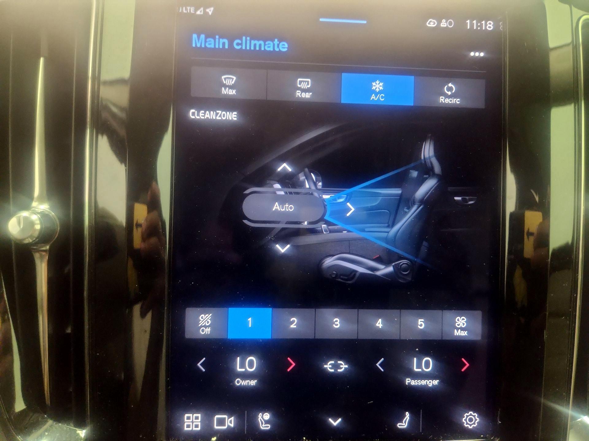Thumbnail: 2023 Volvo XC60 - 16
