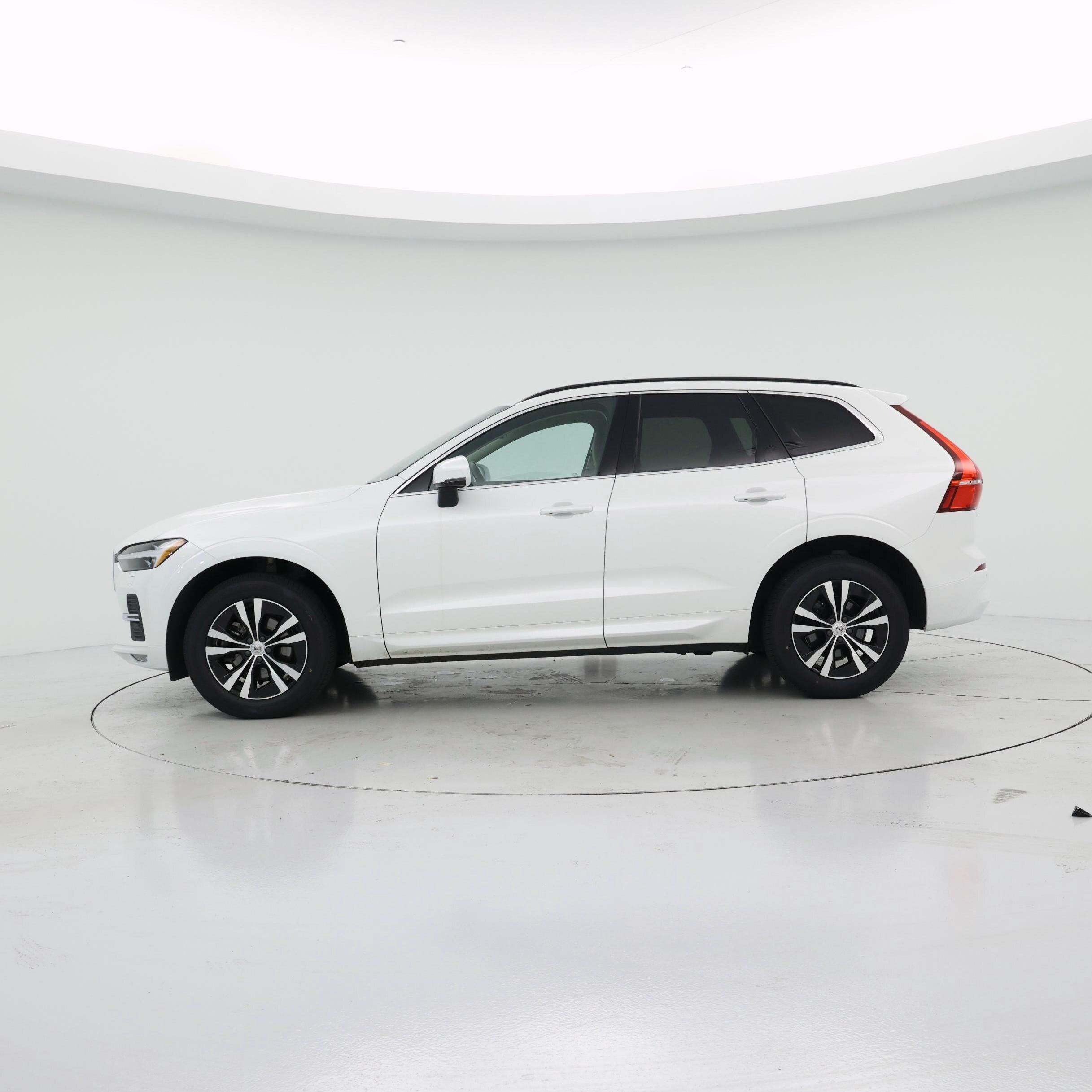 Thumbnail: 2023 Volvo XC60 - 3