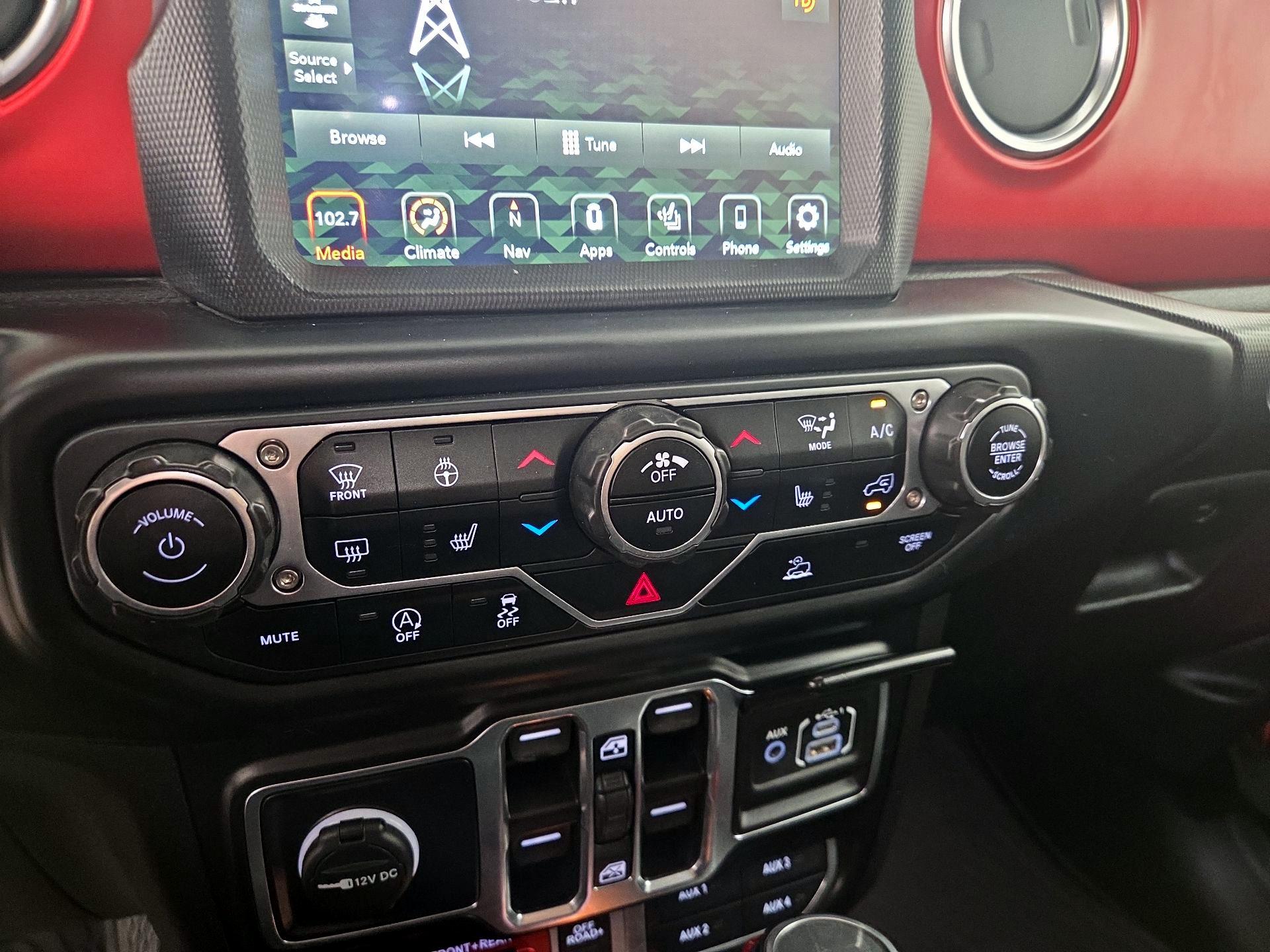 Thumbnail: 2022 Jeep Wrangler - 17
