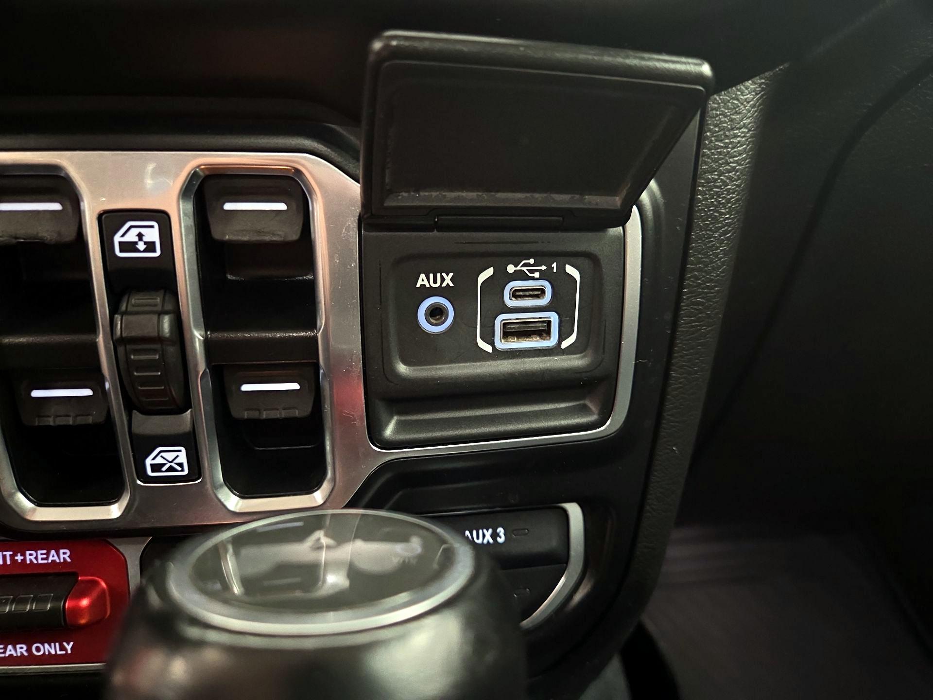 Thumbnail: 2022 Jeep Wrangler - 19