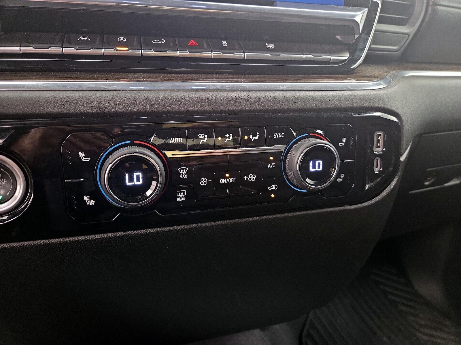 2023 Chevrolet Silverado 1500 LT - Photo 17