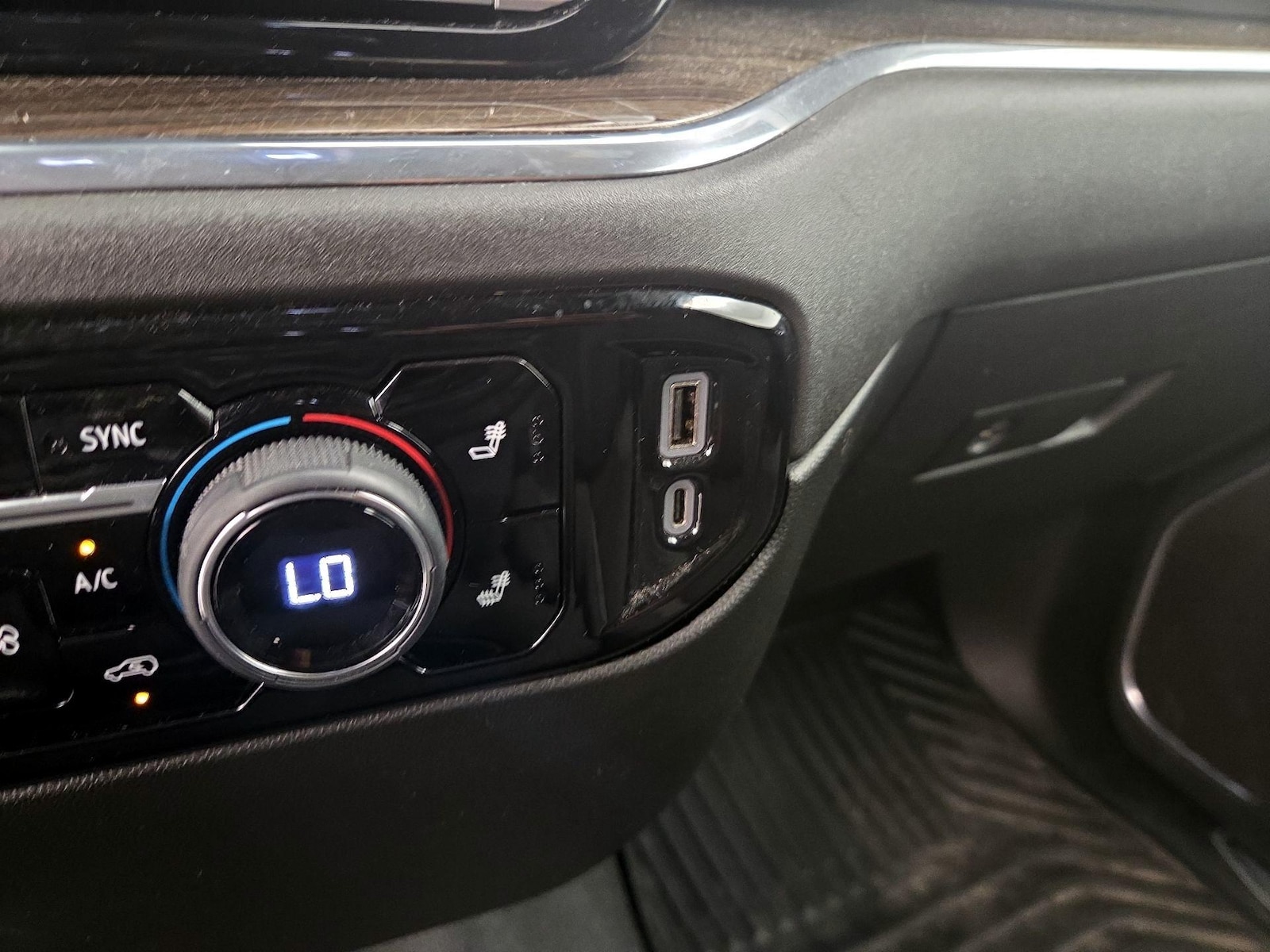 2023 Chevrolet Silverado 1500 LT - Photo 19