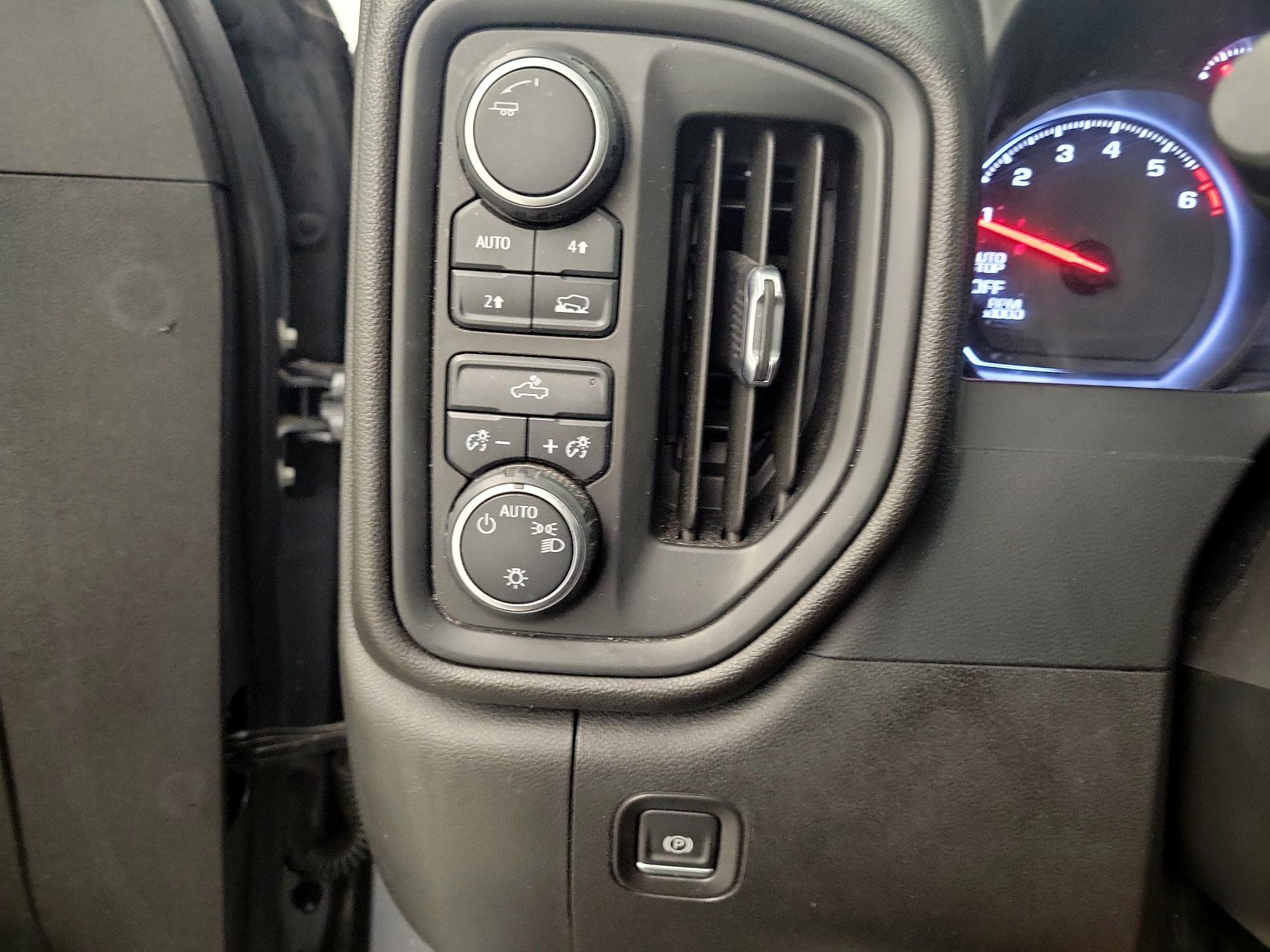 Thumbnail: 2021 Chevrolet Silverado 1500 - 13