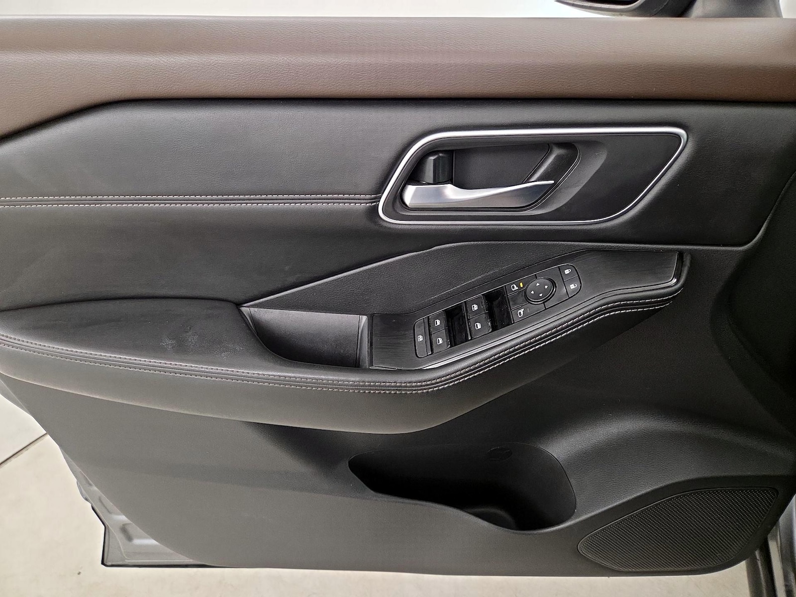 2021 Nissan Rogue SV - Photo 13