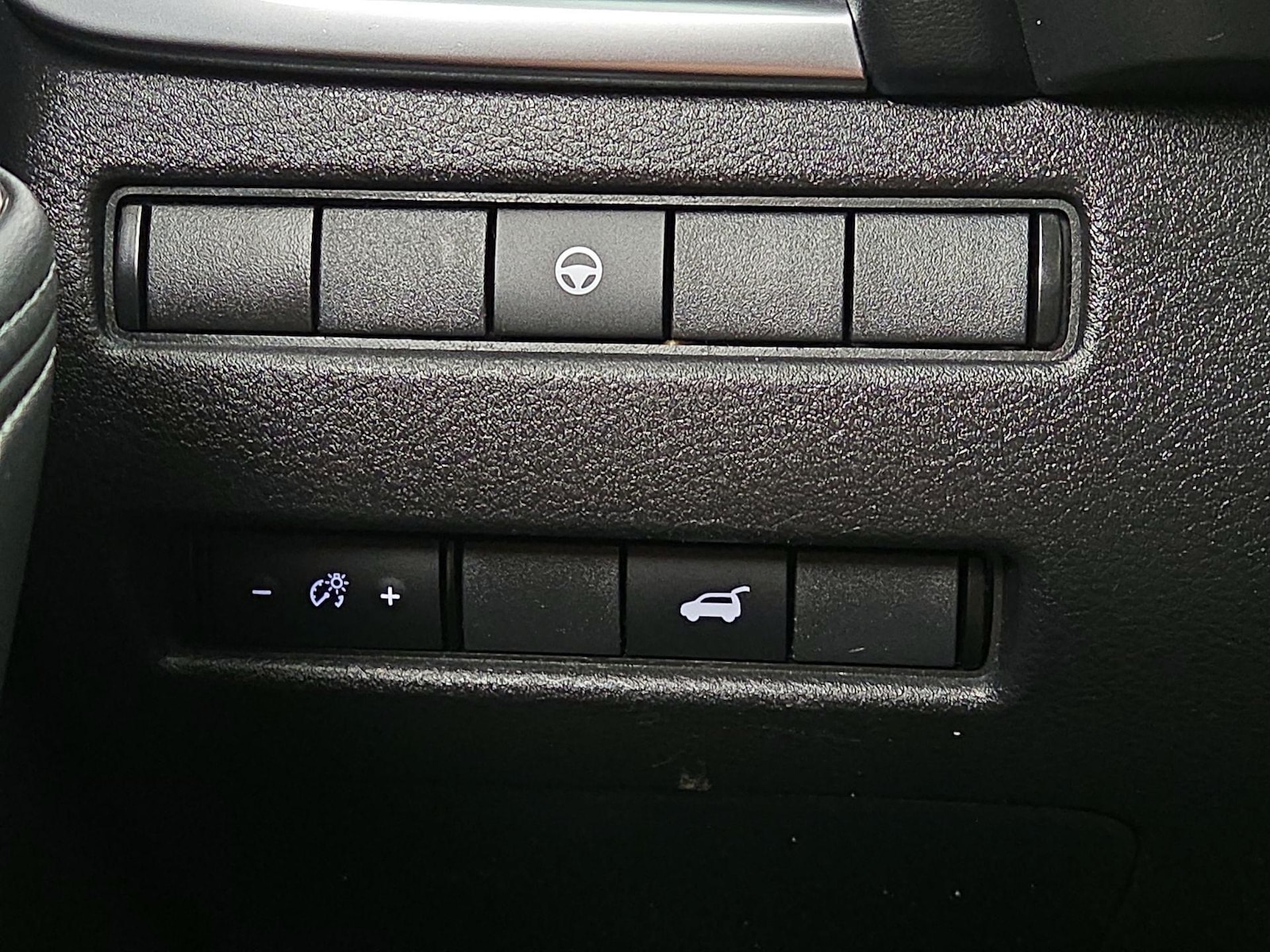 2021 Nissan Rogue SV - Photo 14