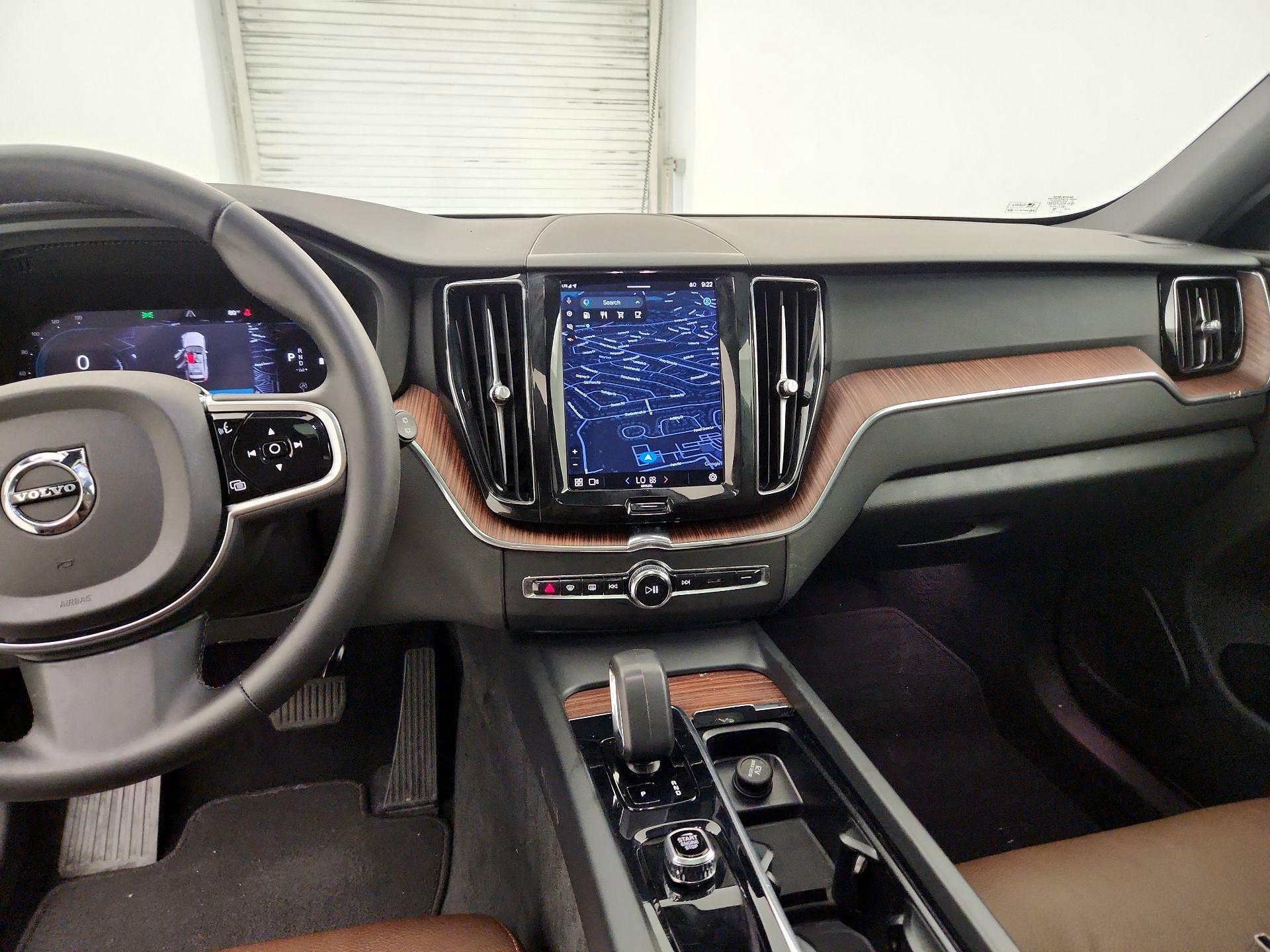 Thumbnail: 2023 Volvo XC60 - 9