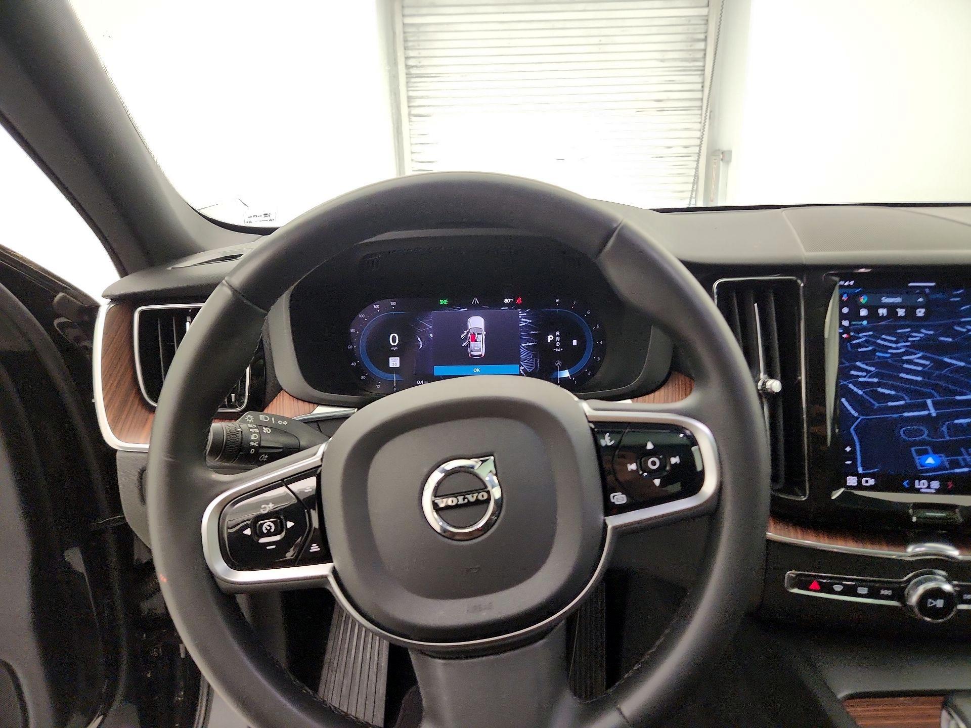 Thumbnail: 2023 Volvo XC60 - 10