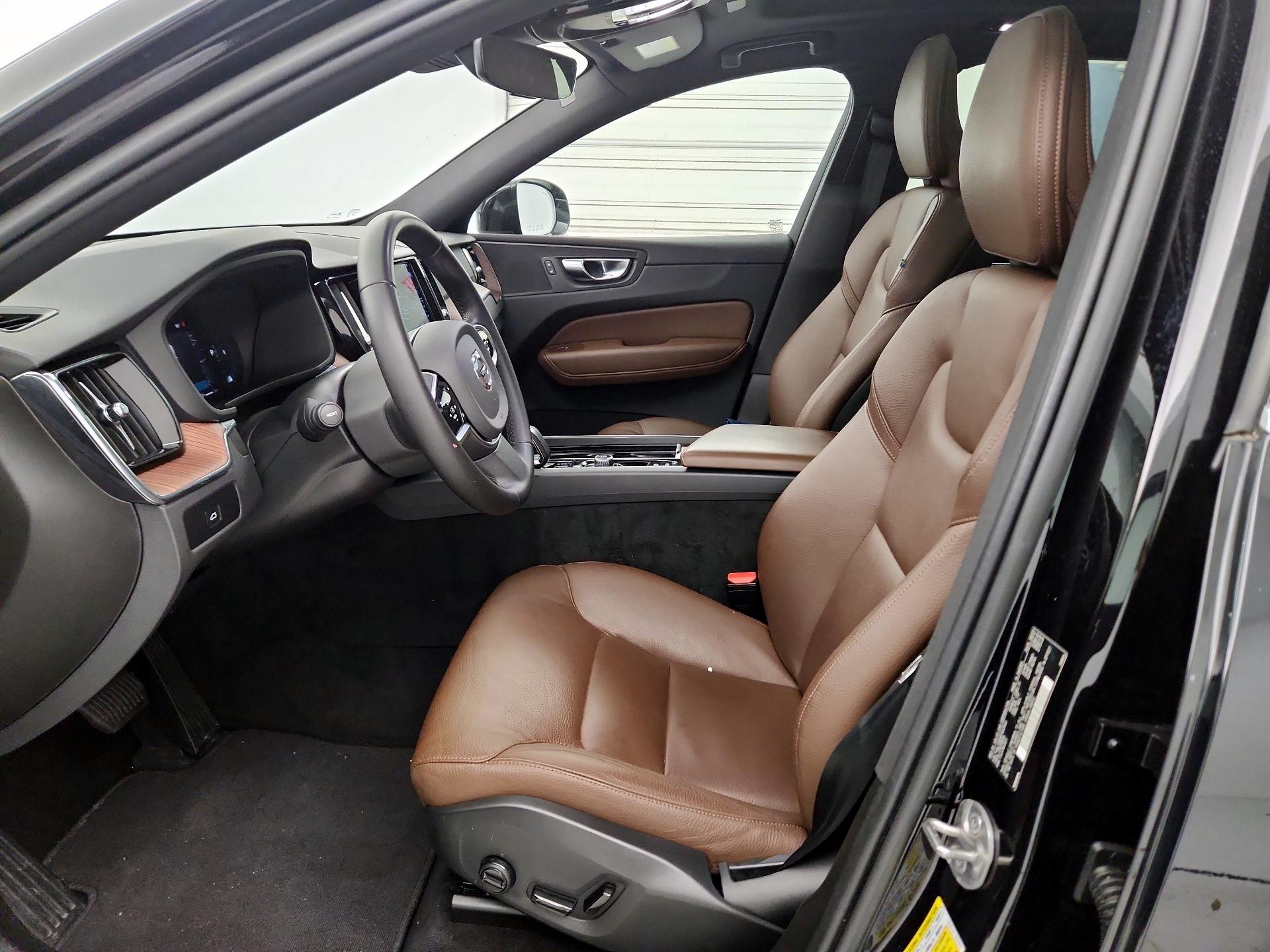 Thumbnail: 2023 Volvo XC60 - 11