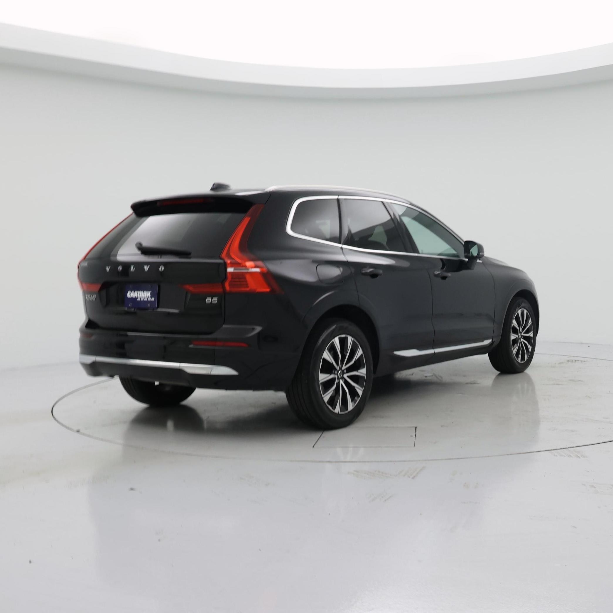 Thumbnail: 2023 Volvo XC60 - 8